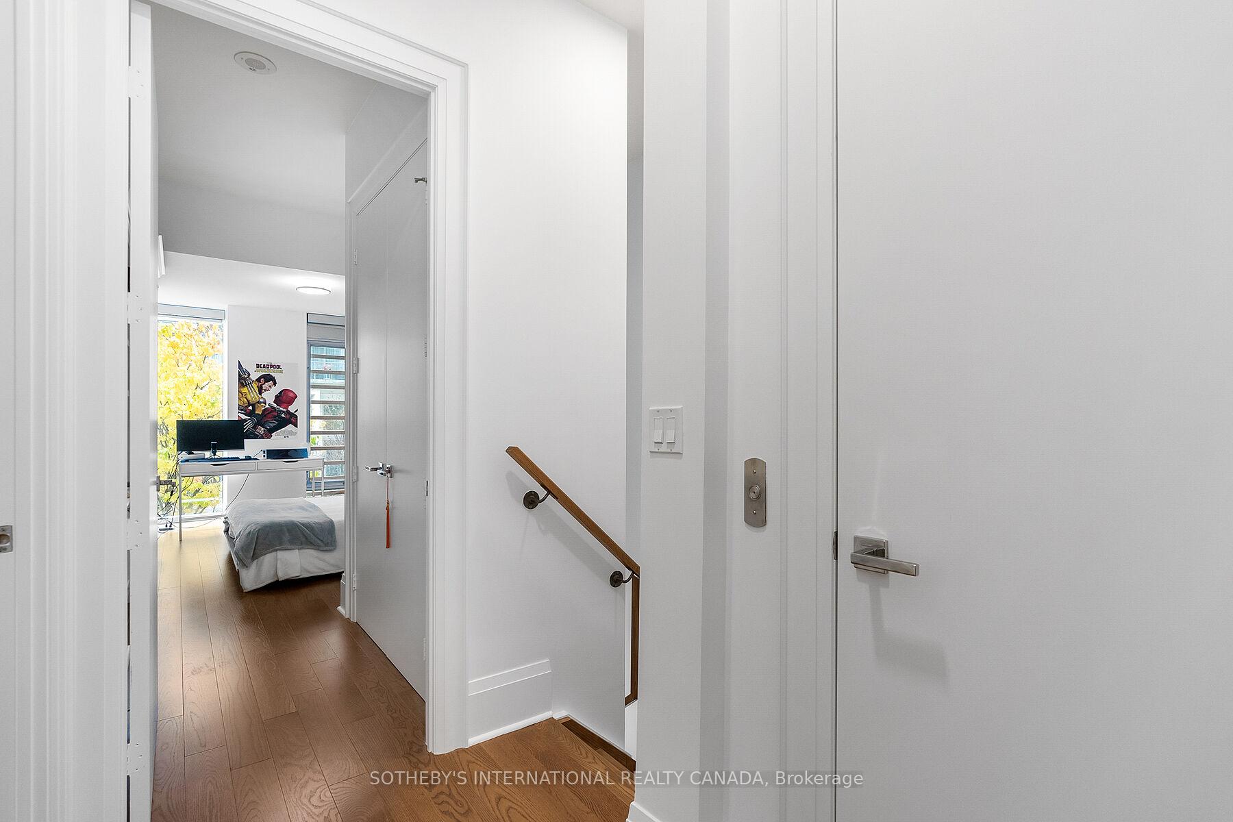 29 Queens Quay E Th 115