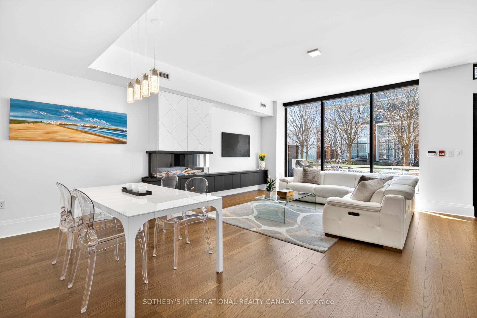 29 Queens Quay E Th 115