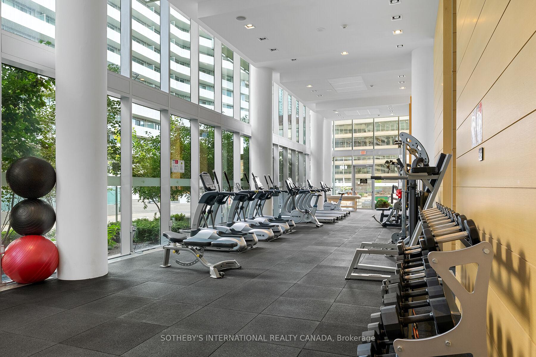 29 Queens Quay E Th 115