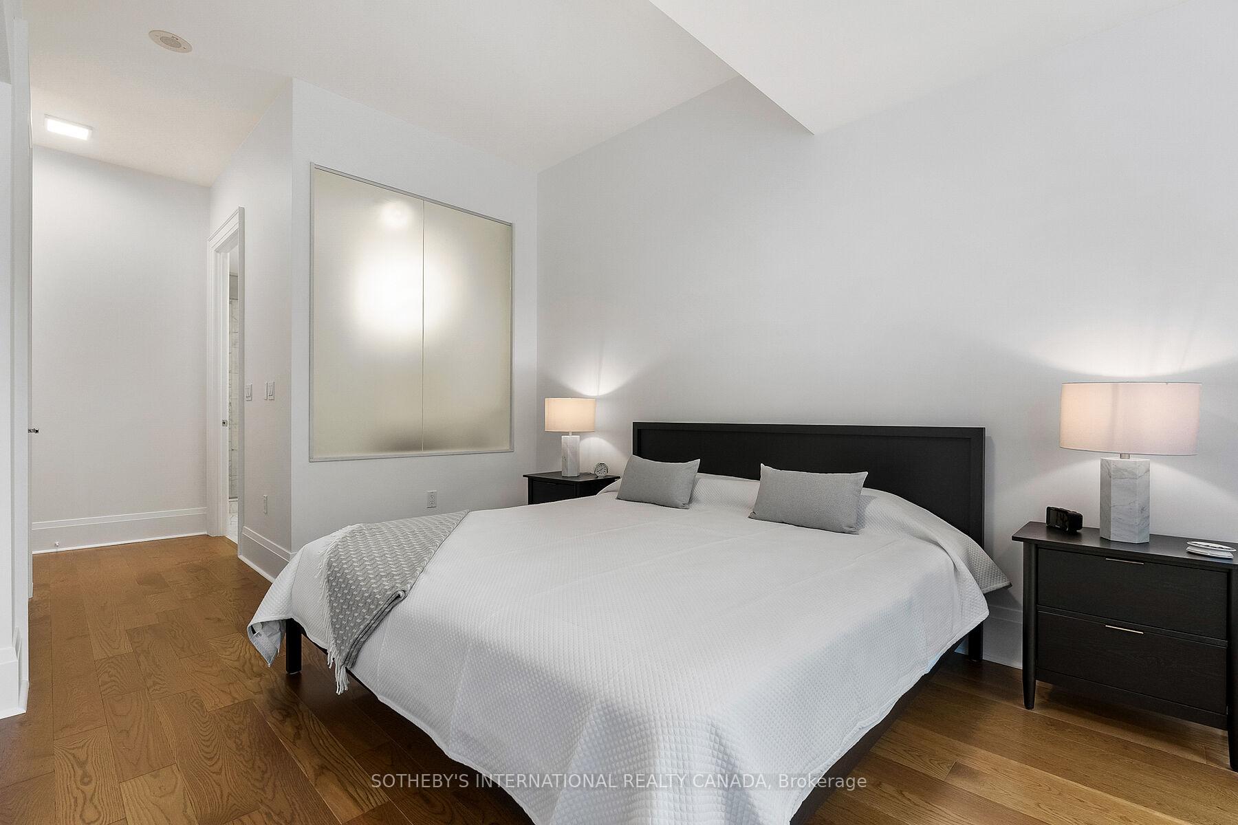 29 Queens Quay E Th 115