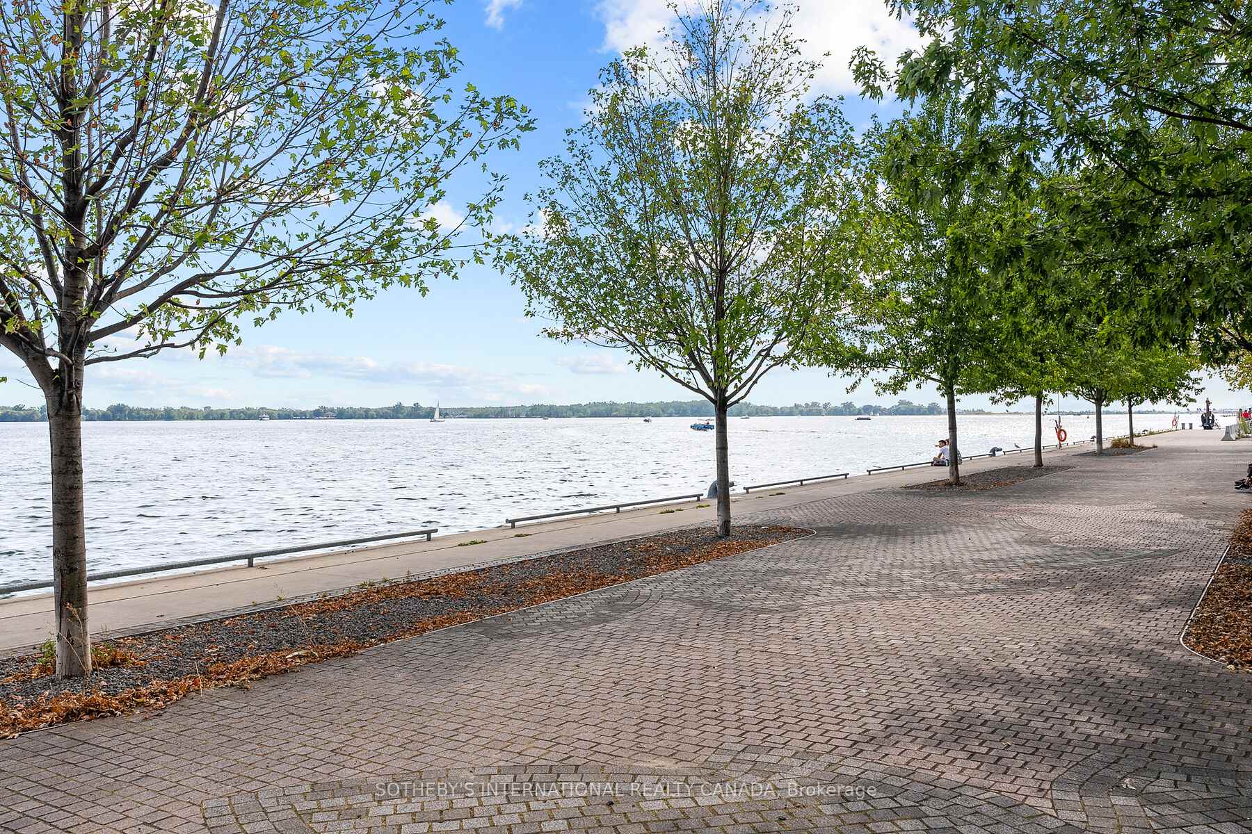 29 Queens Quay E Th 115