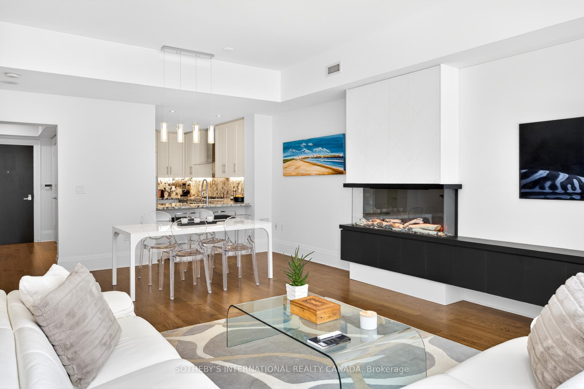 29 Queens Quay E Th 115
