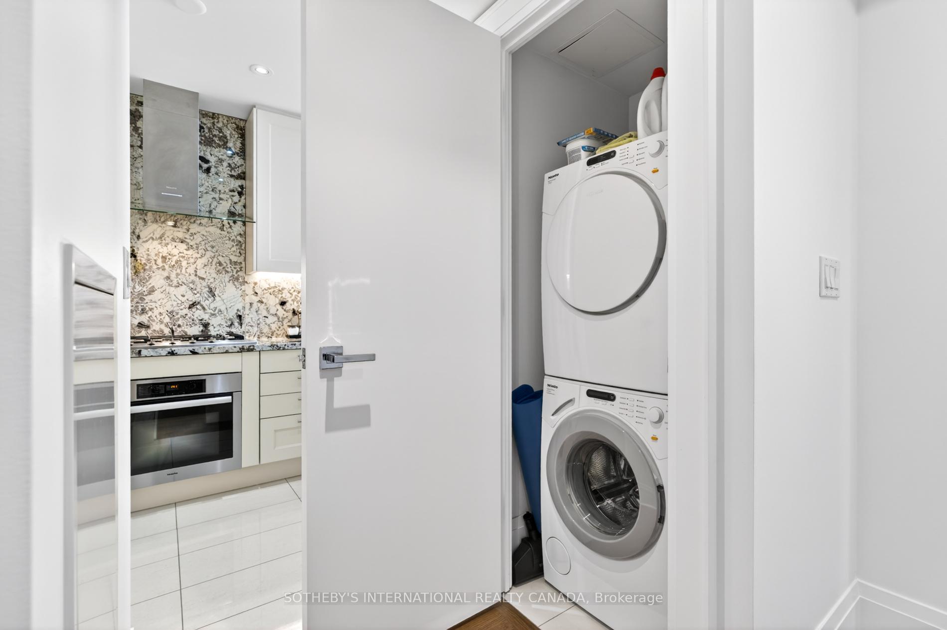 29 Queens Quay E Th 115