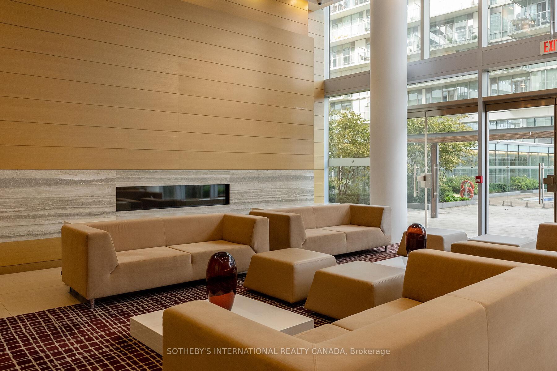 29 Queens Quay E Th 115