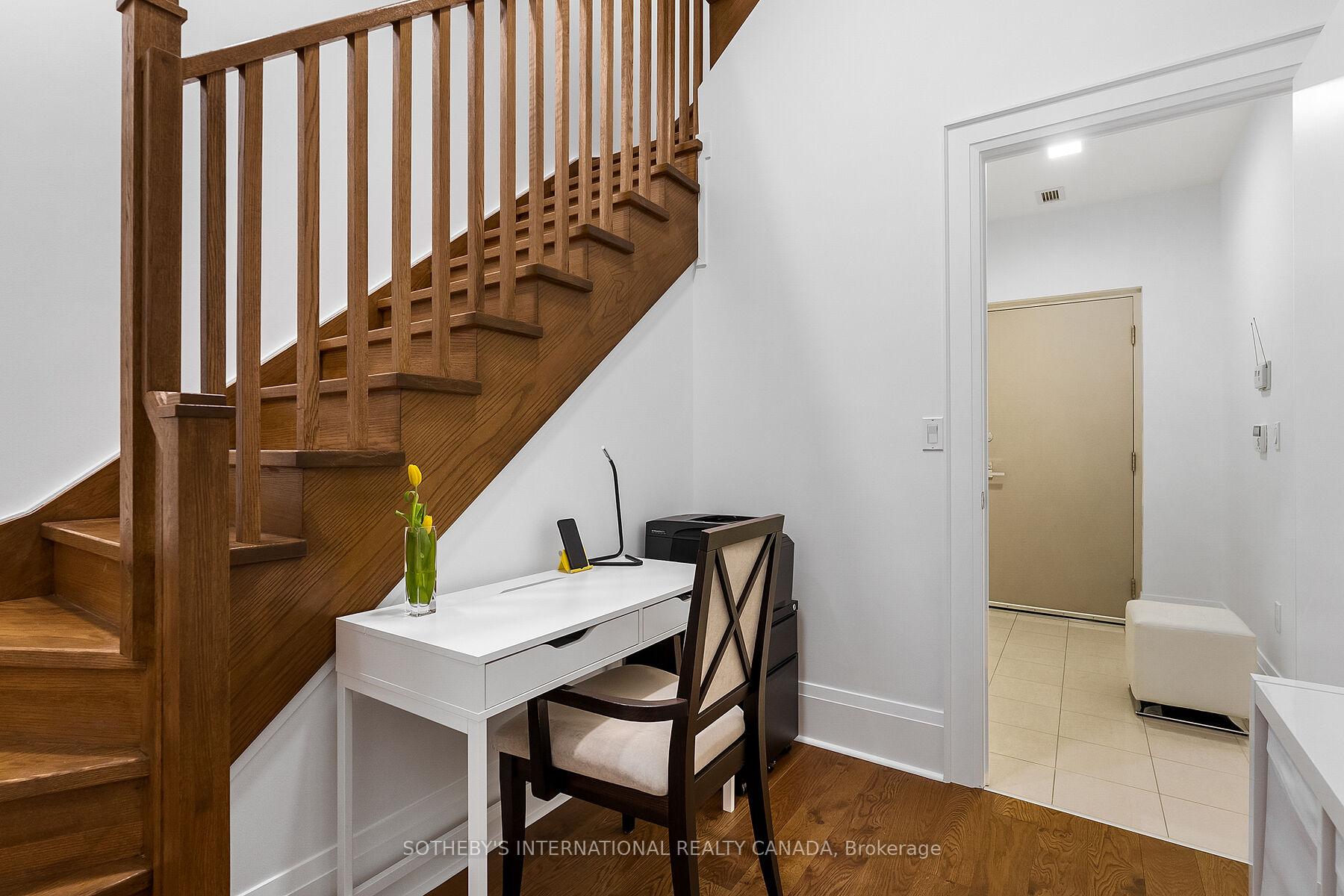 29 Queens Quay E Th 115