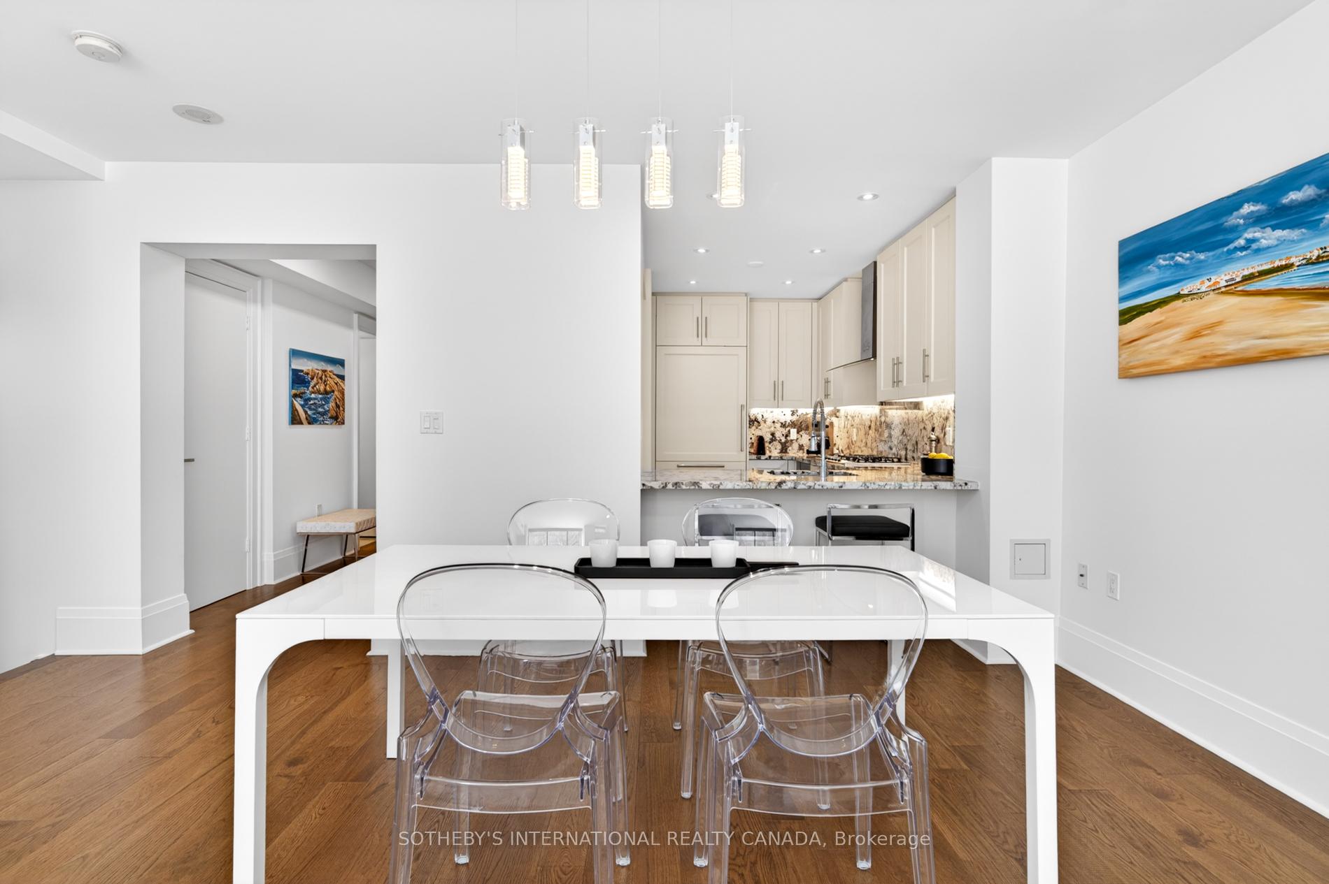 29 Queens Quay E Th 115