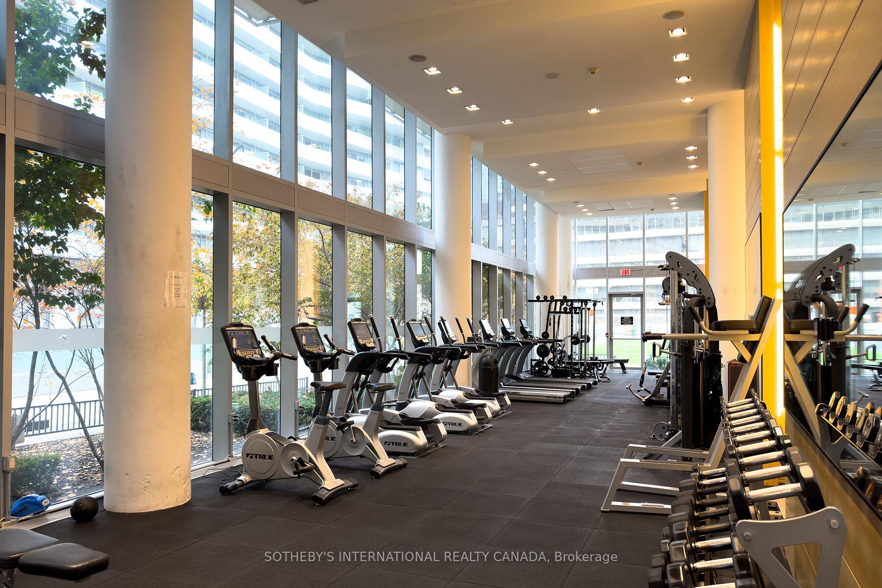 29 Queens Quay E Th 115