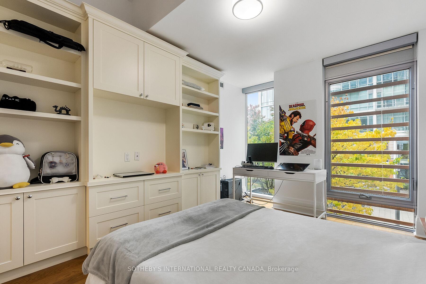 29 Queens Quay E Th 115