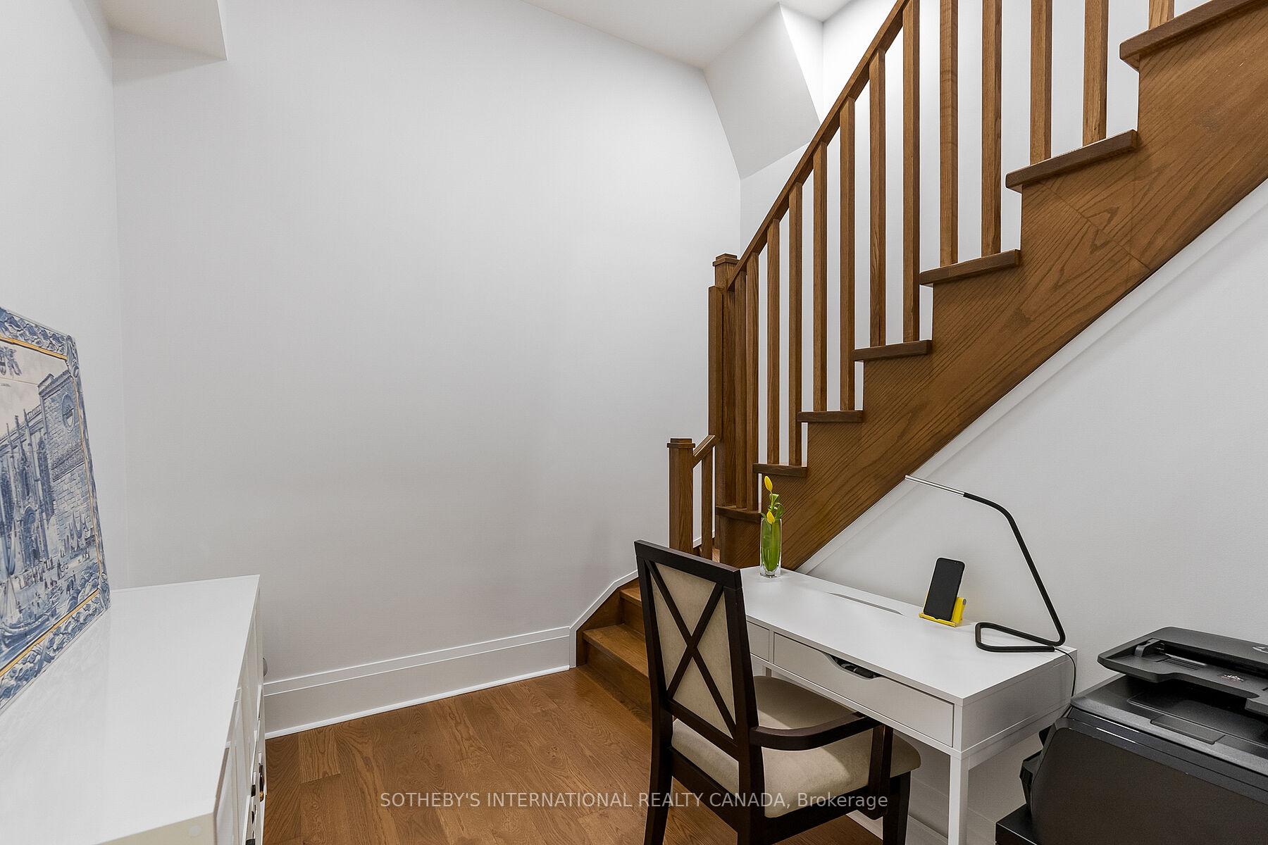 29 Queens Quay E Th 115
