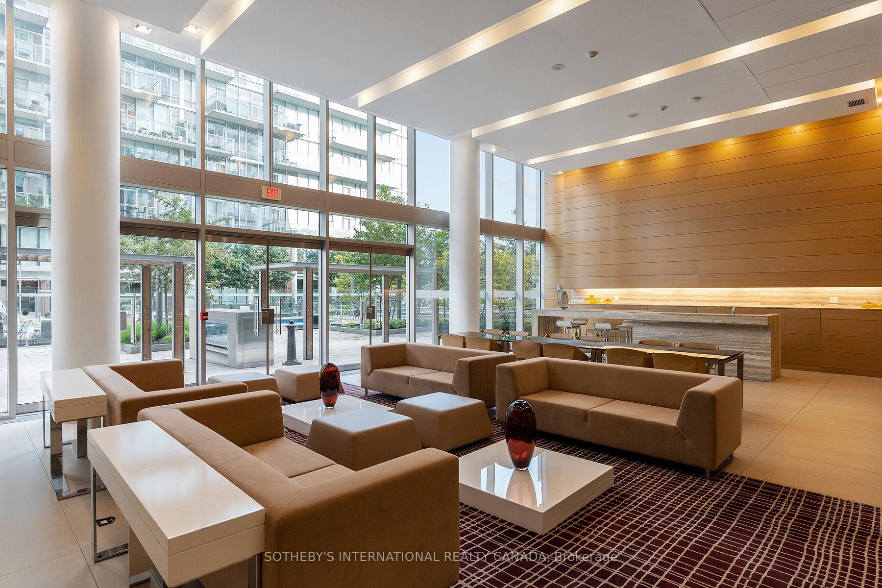 29 Queens Quay E Th 115