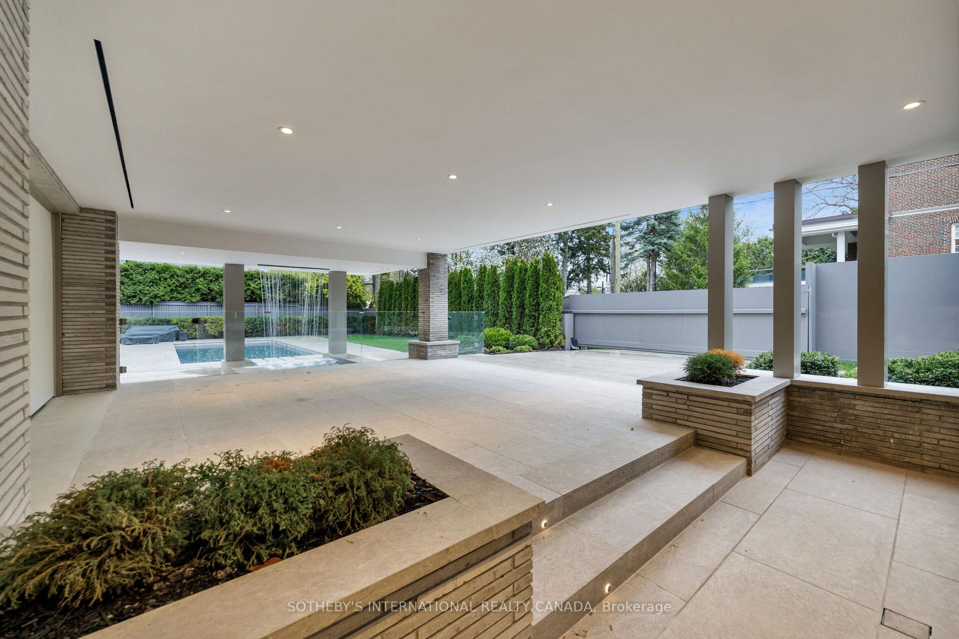 211 Dunvegan Road