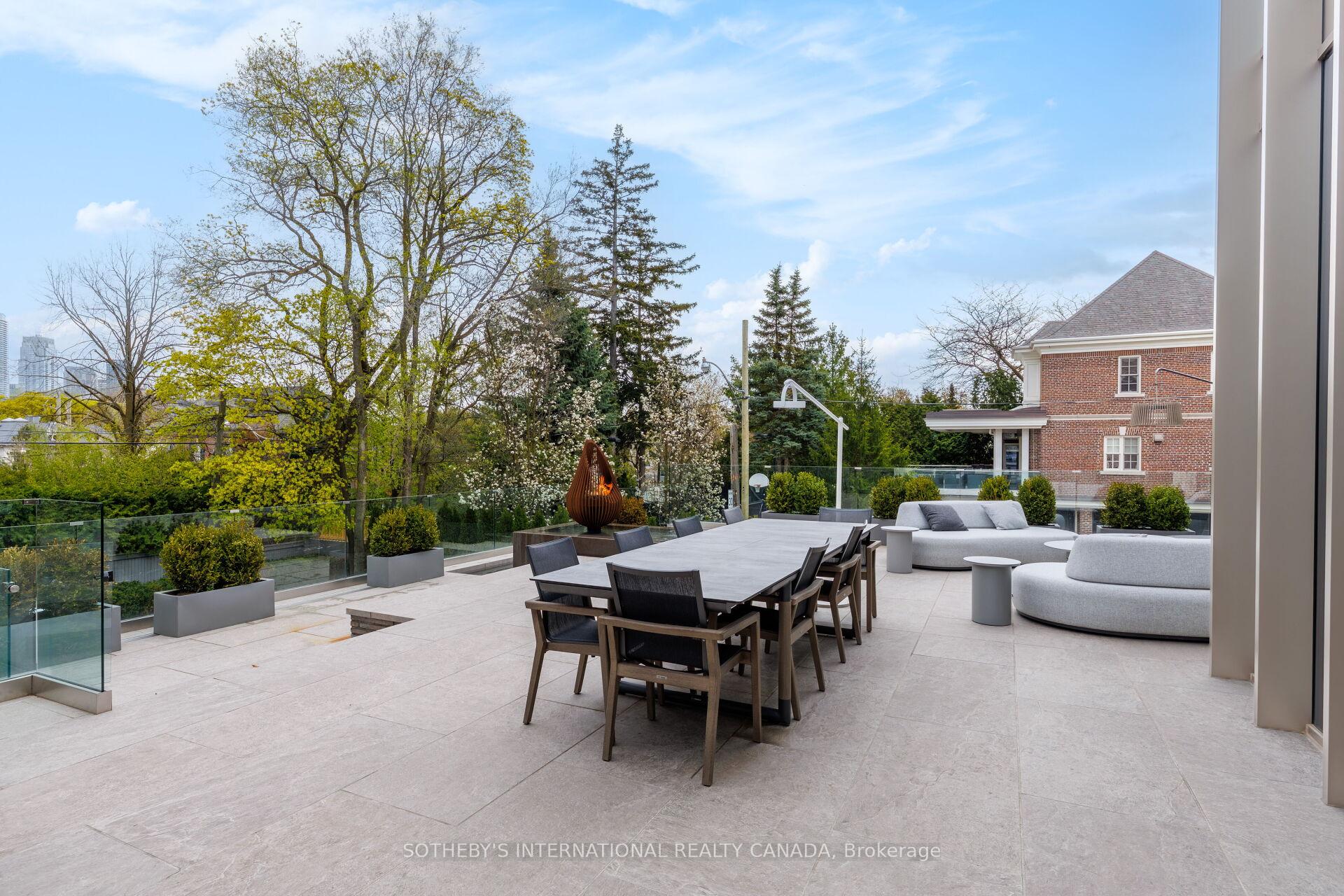 211 Dunvegan Road