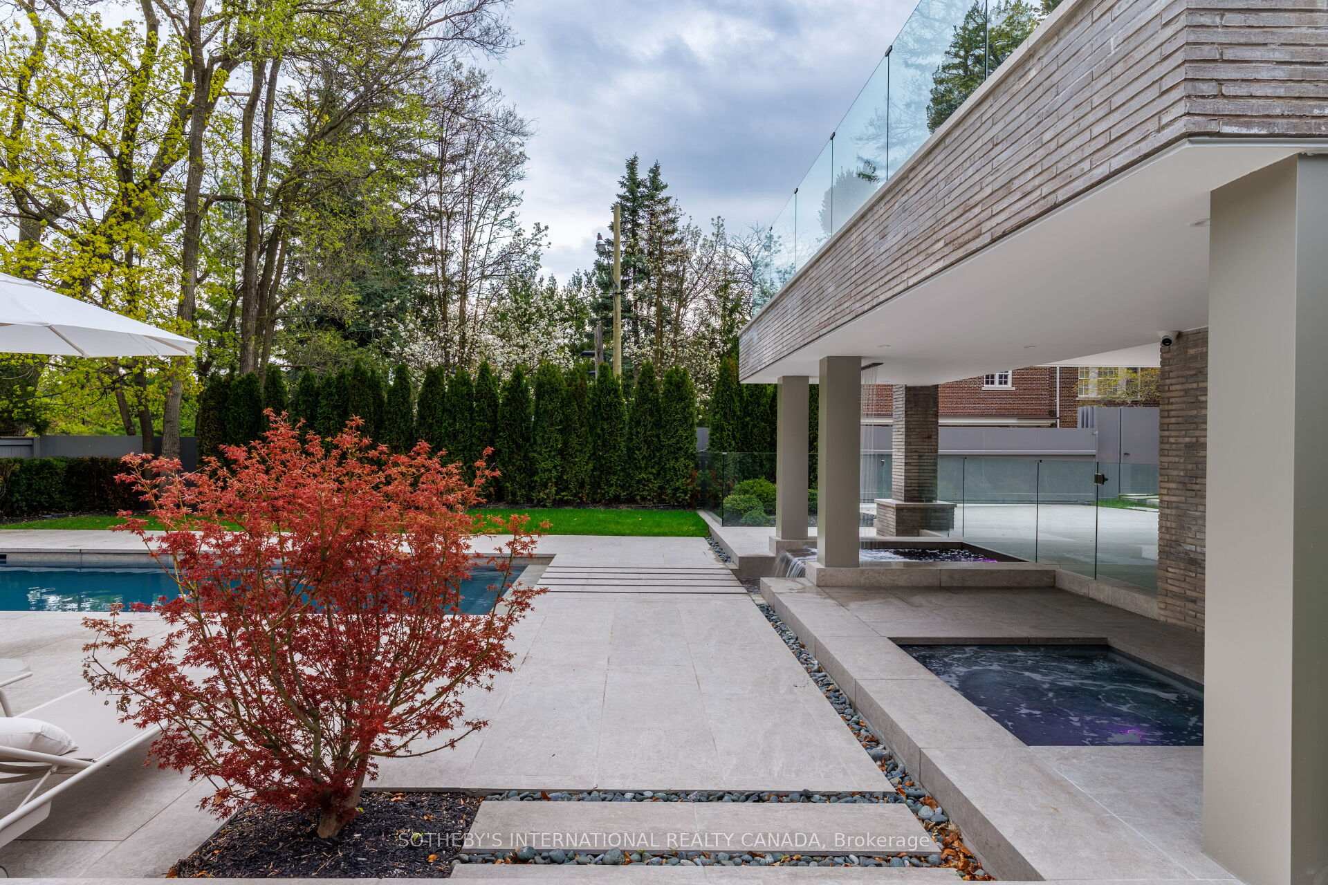 211 Dunvegan Road