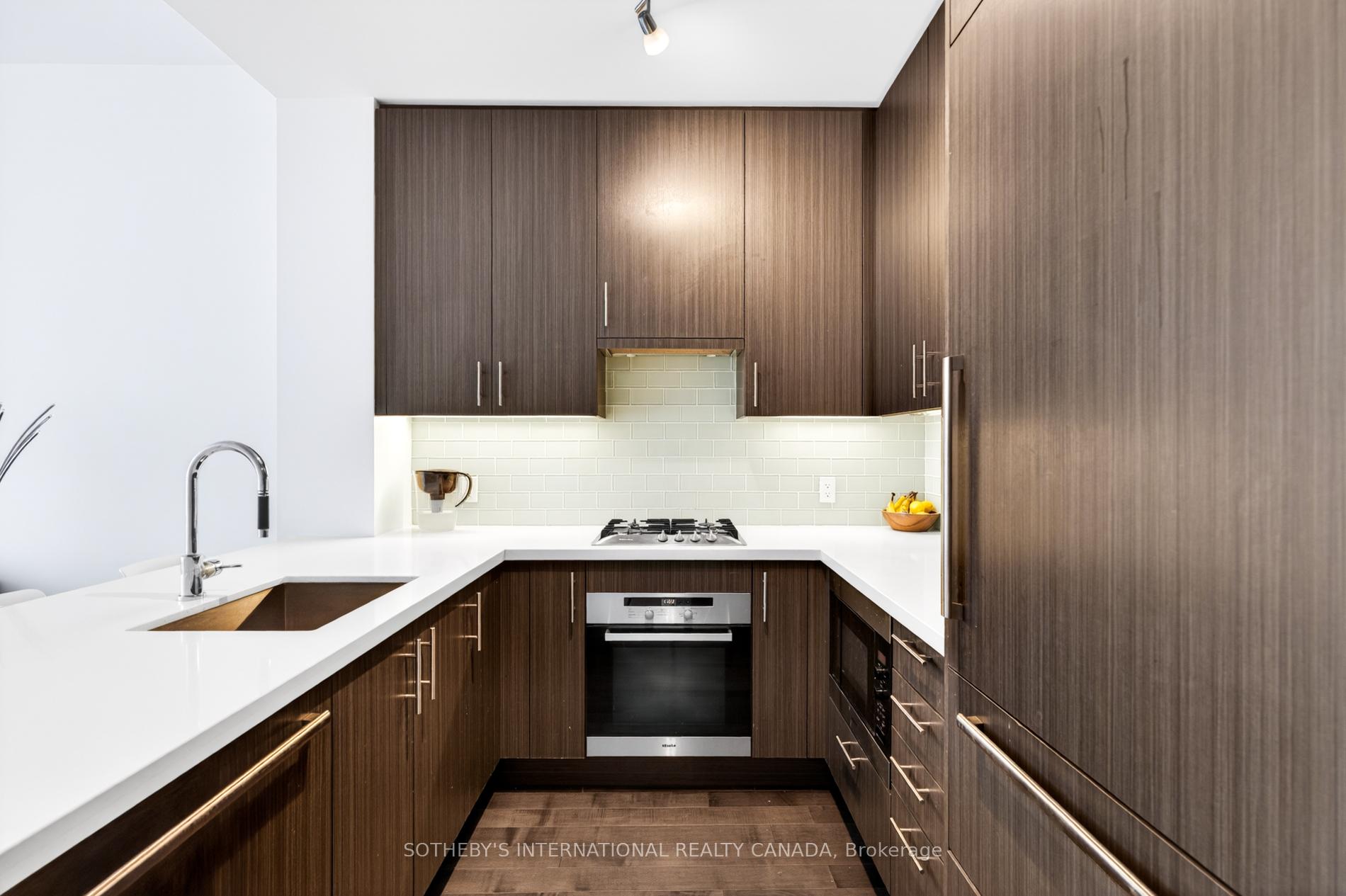 39 Queens Quay N/A E 816
