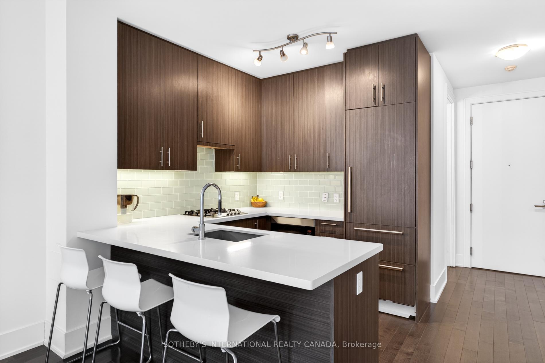 39 Queens Quay N/A E 816