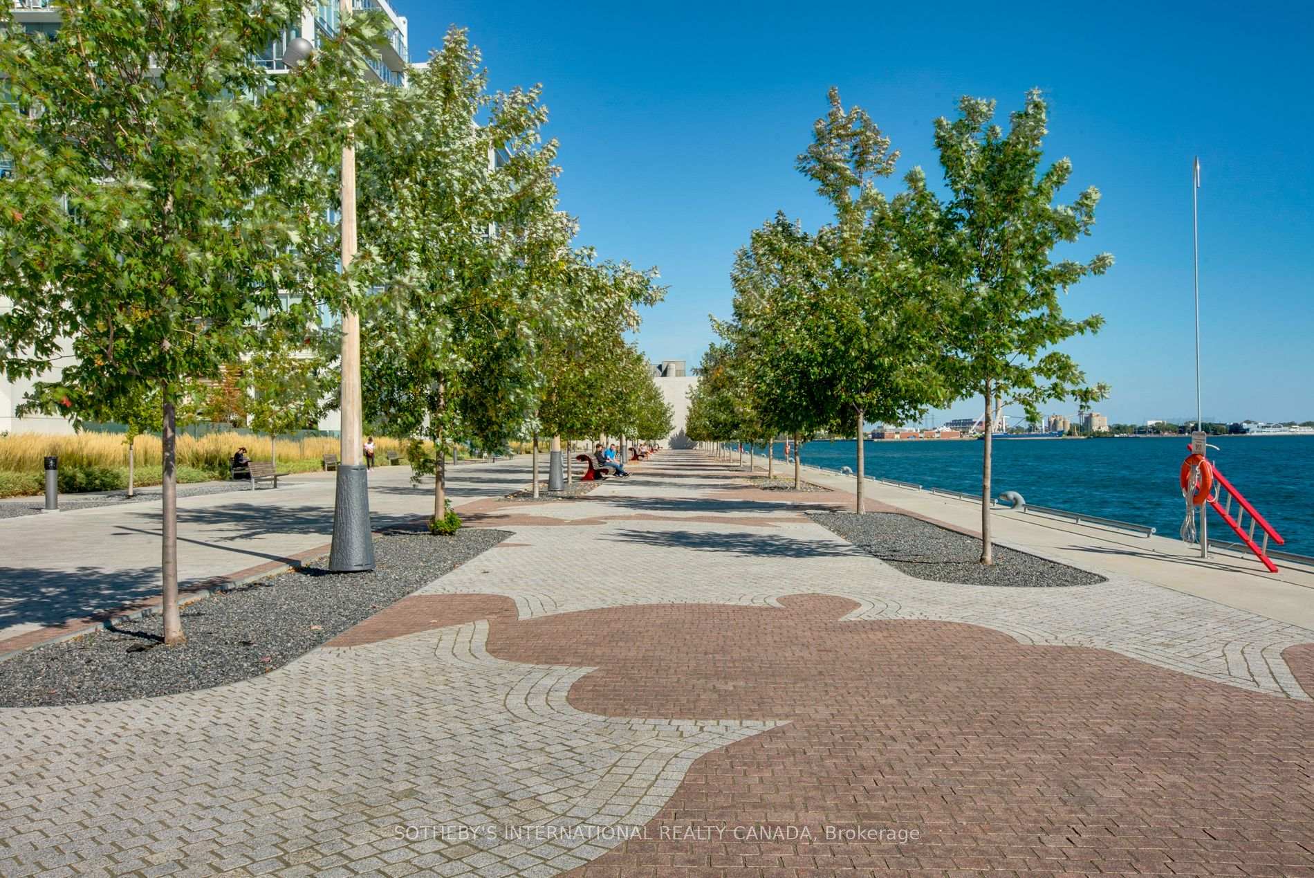 39 Queens Quay N/A E 816