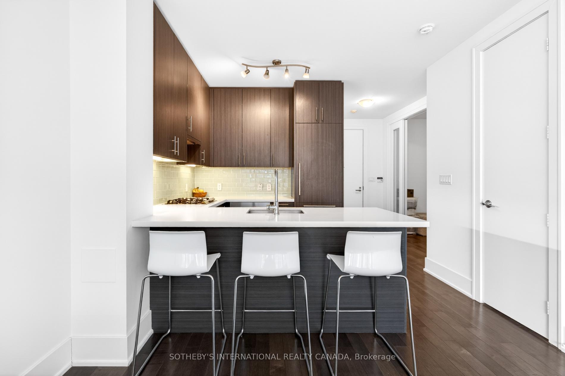 39 Queens Quay N/A E 816