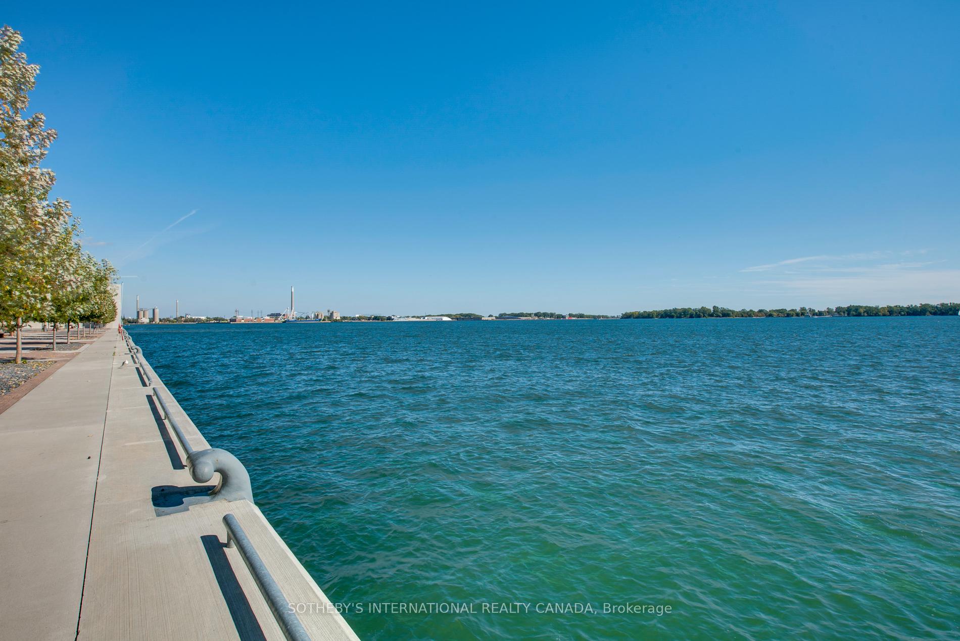 39 Queens Quay N/A E 816