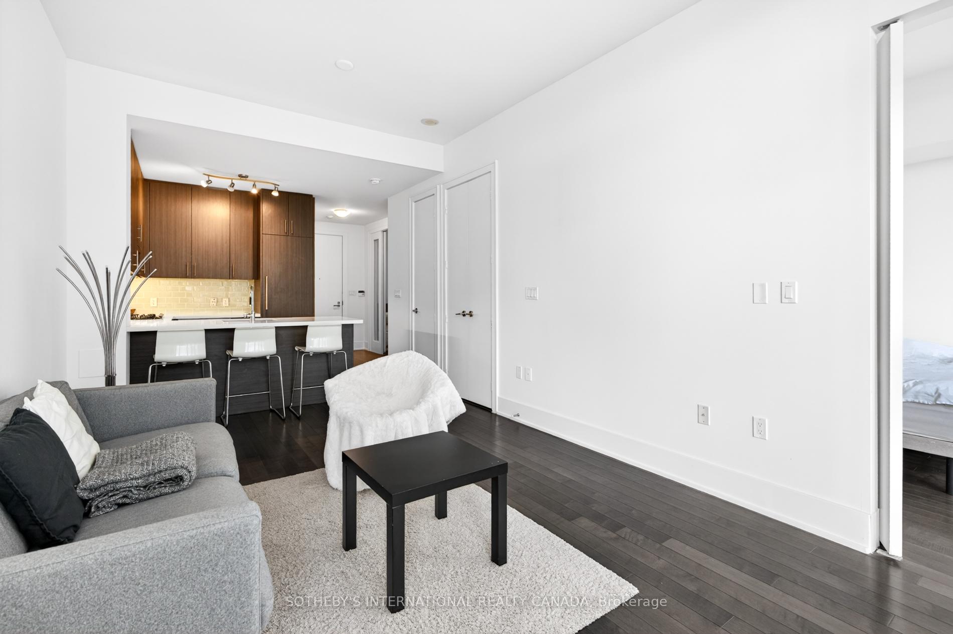 39 Queens Quay N/A E 816