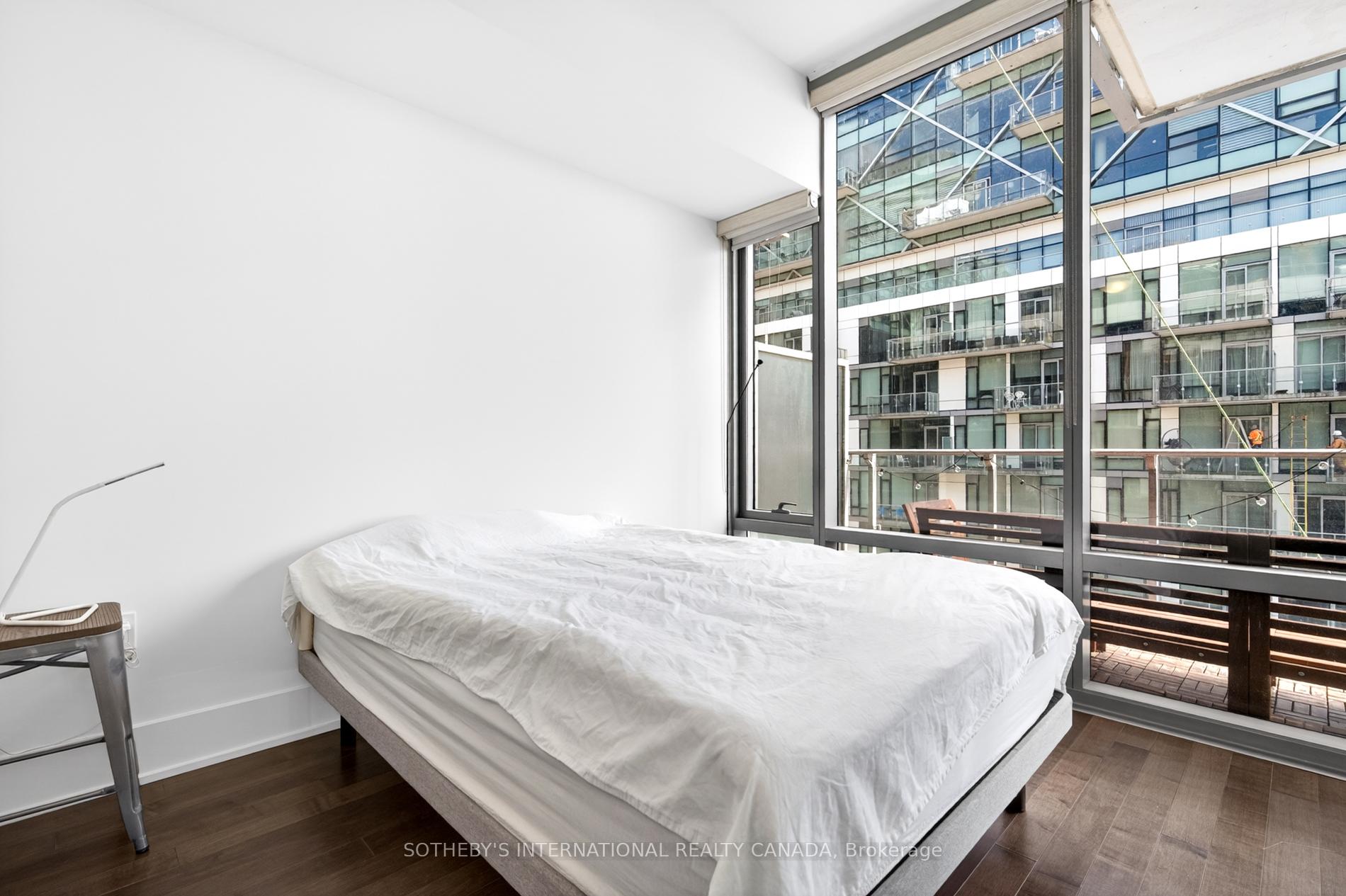 39 Queens Quay N/A E 816