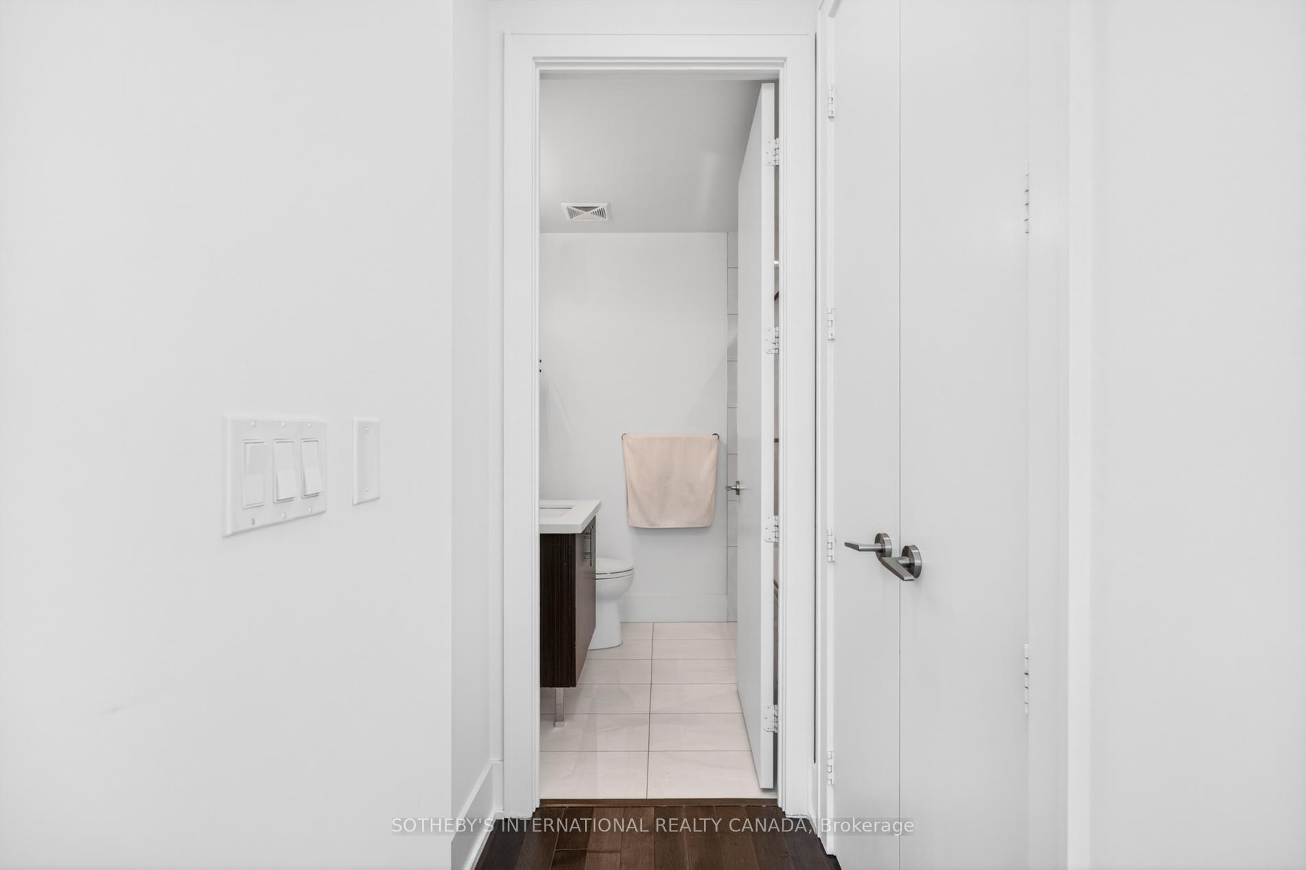 39 Queens Quay N/A E 816