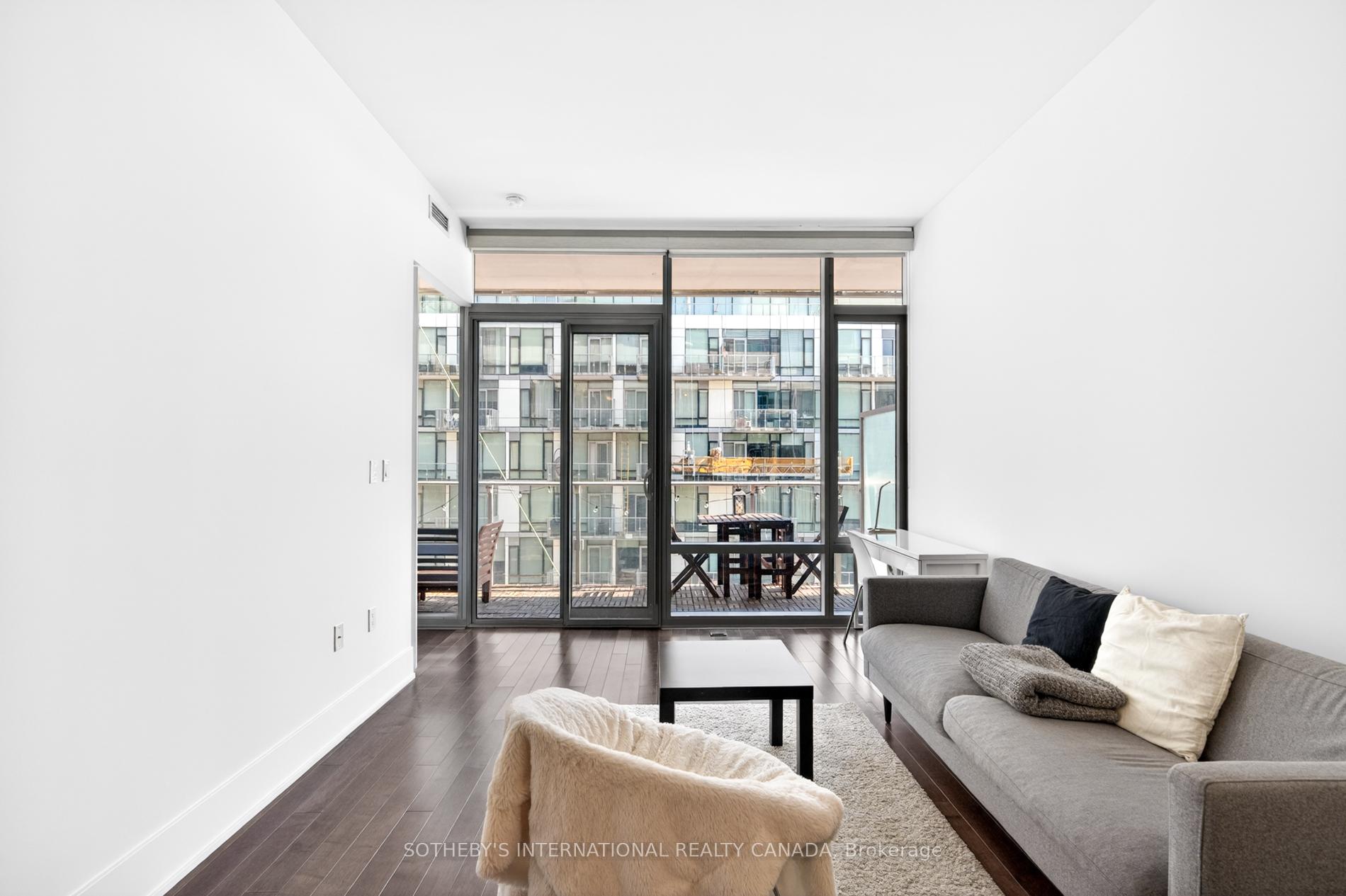 39 Queens Quay N/A E 816
