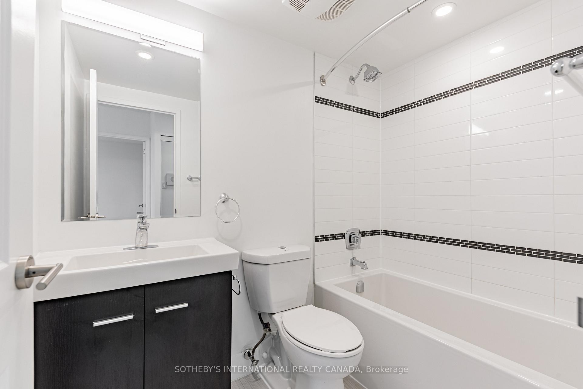 201 Sherbourne Street N2108