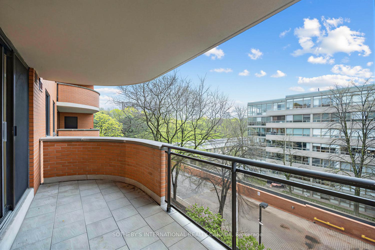 260 Heath Street W 410