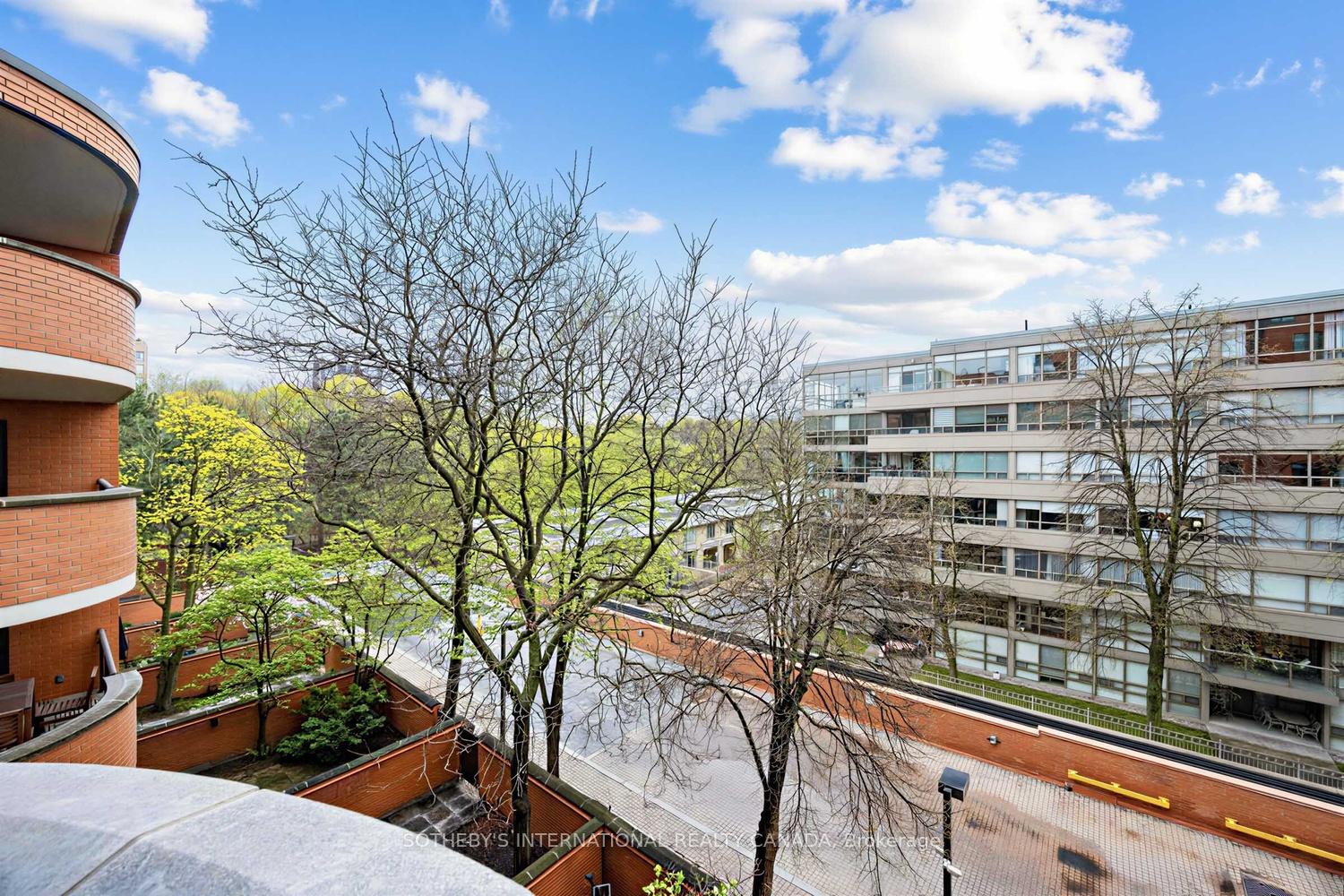 260 Heath Street W 410