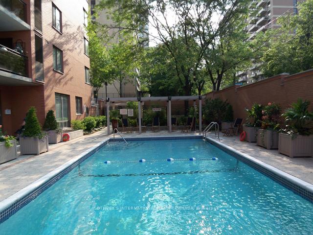 260 Heath Street W 410