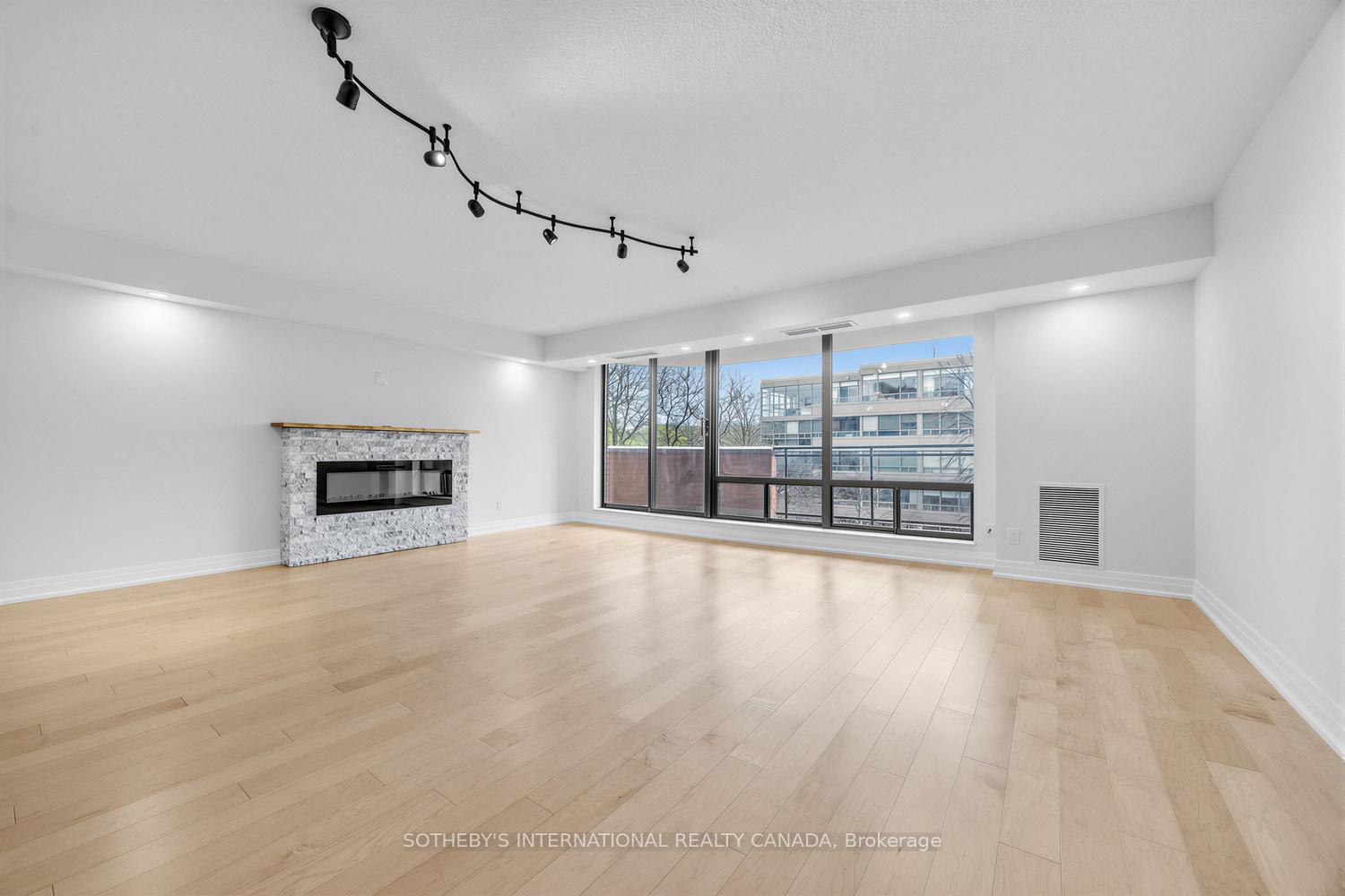 260 Heath Street W 410