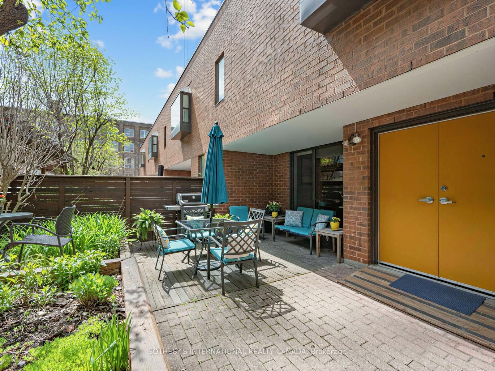 188 Spadina Avenue Th. 2