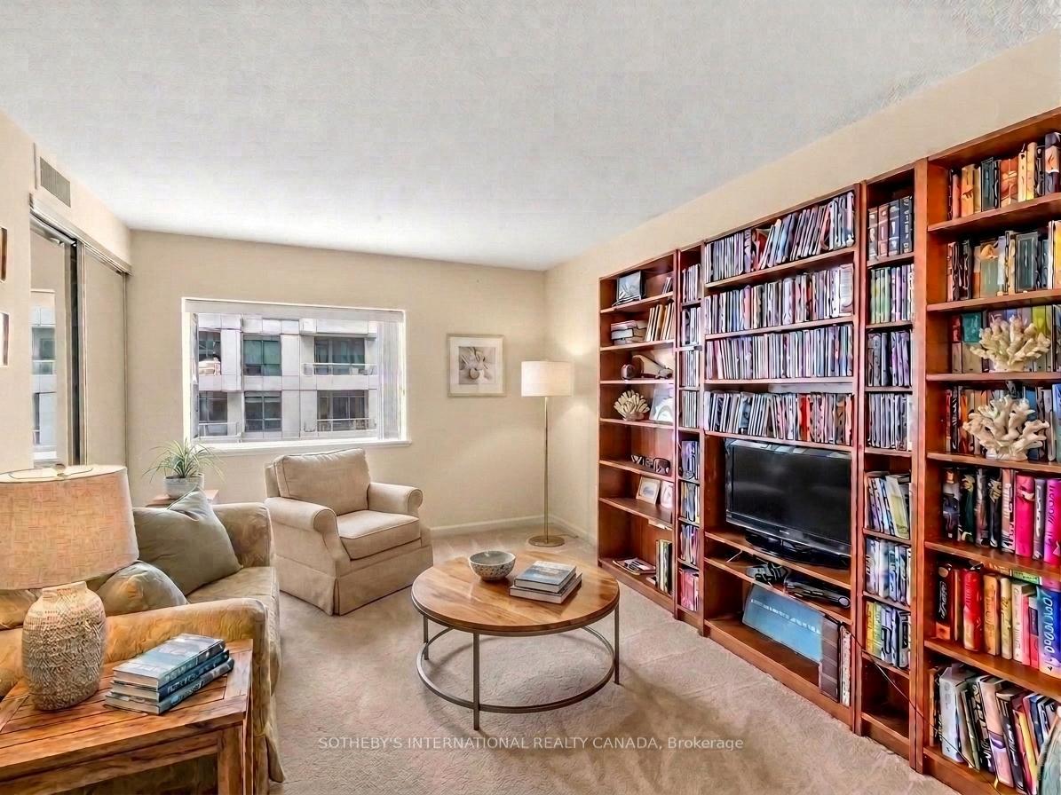 188 Spadina Avenue Th. 2