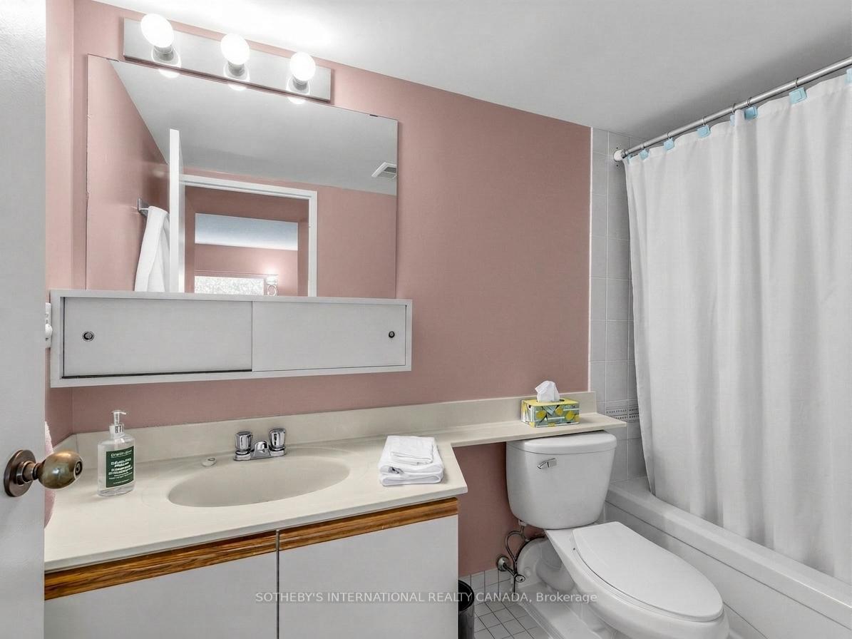 188 Spadina Avenue Th. 2
