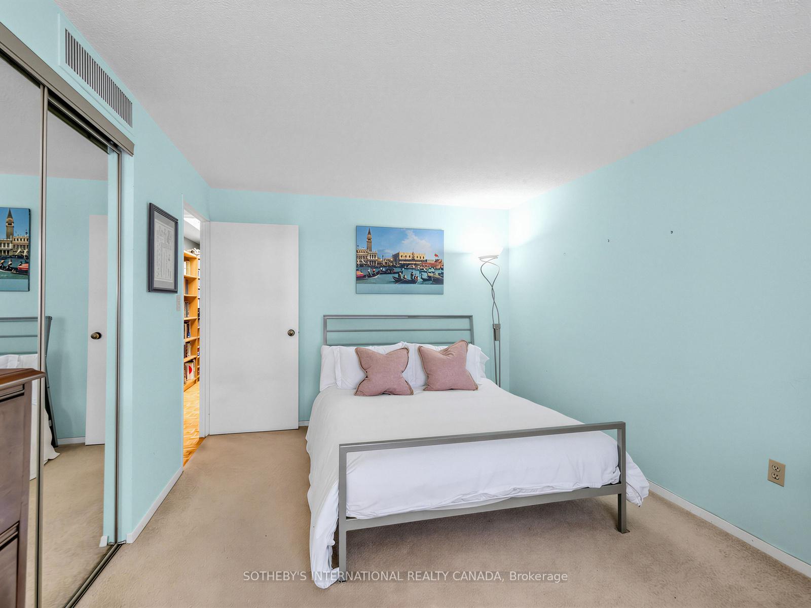 188 Spadina Avenue Th. 2