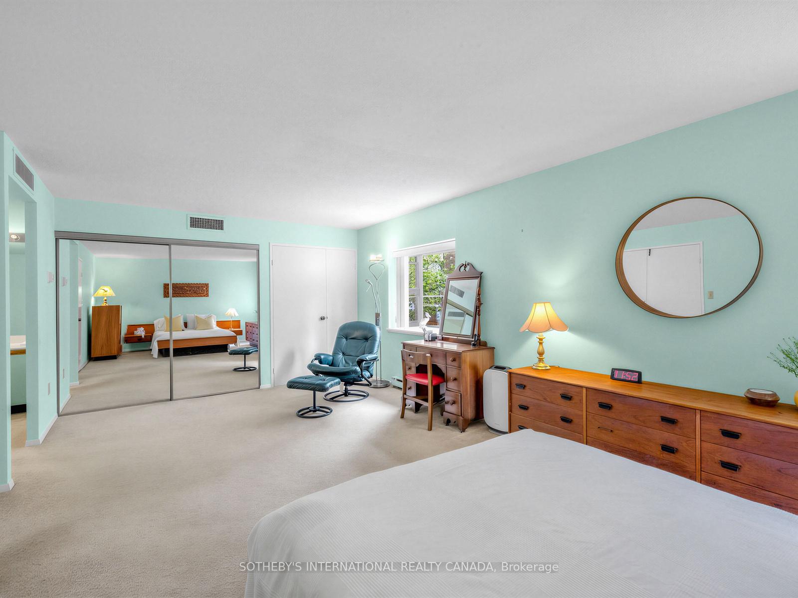 188 Spadina Avenue Th. 2