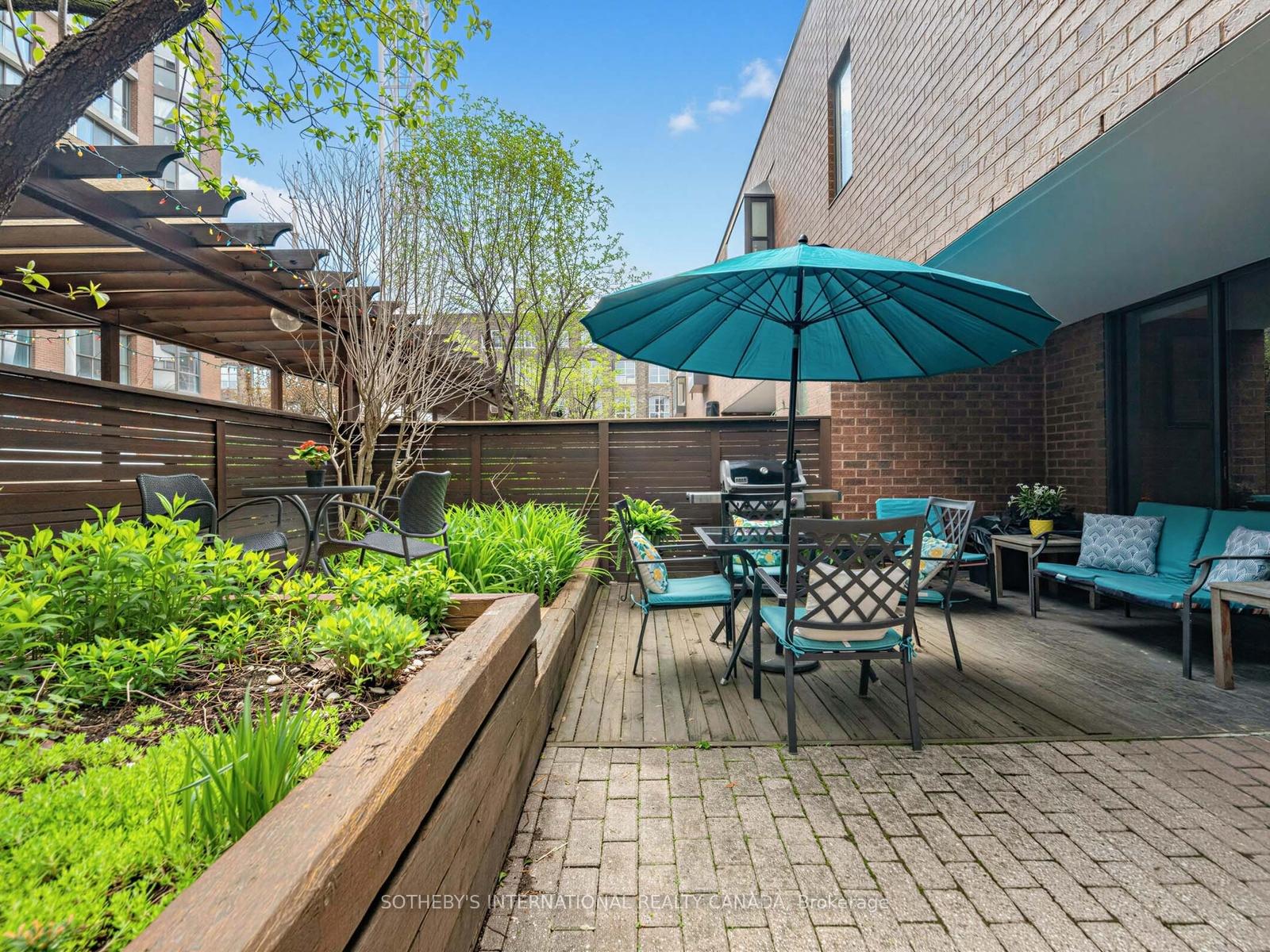 188 Spadina Avenue Th. 2