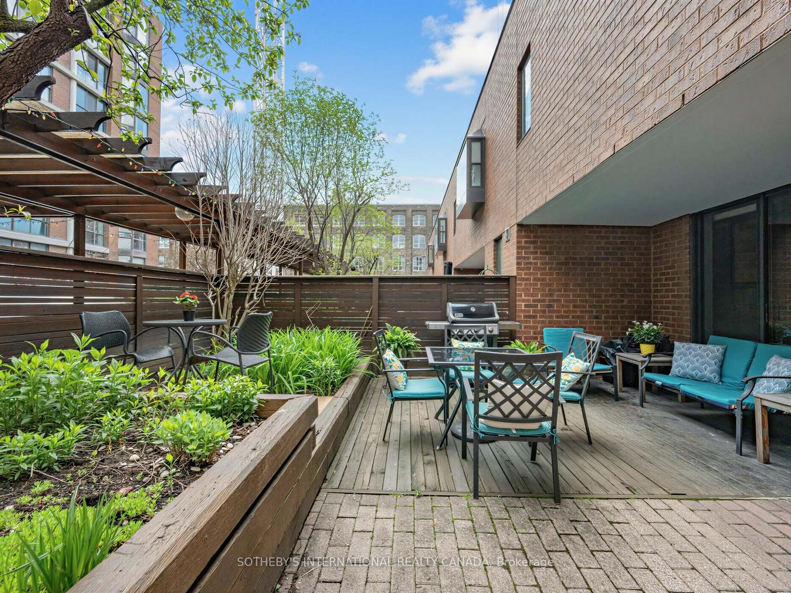188 Spadina Avenue Th. 2