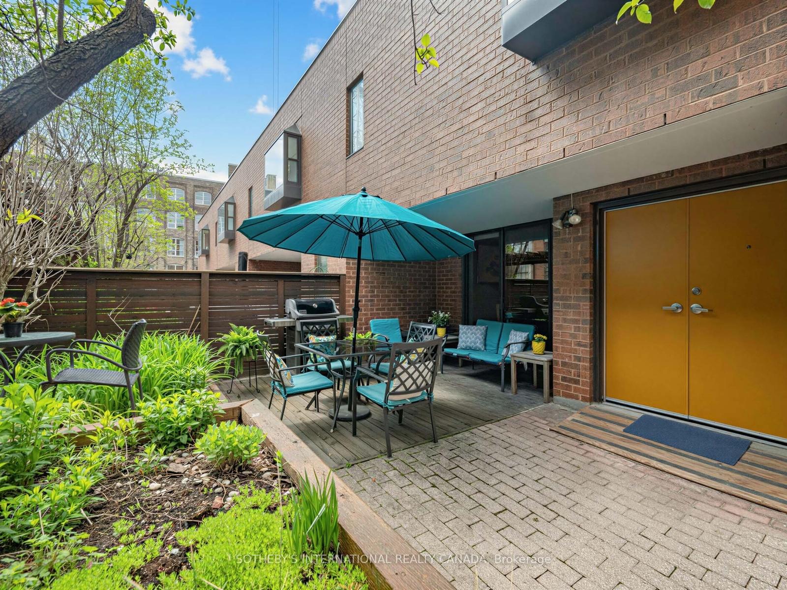 188 Spadina Avenue Th. 2