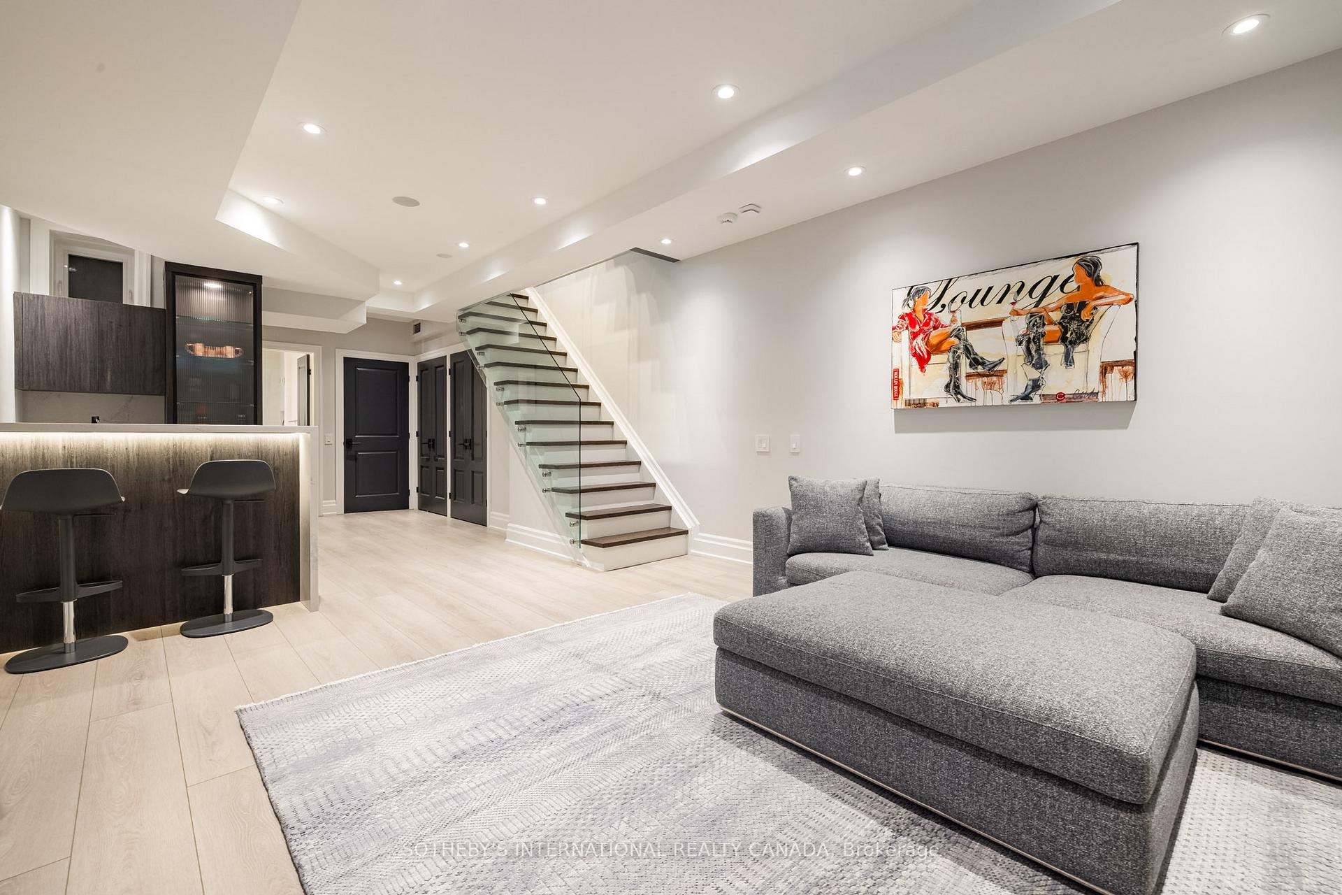 33 Tranby Avenue