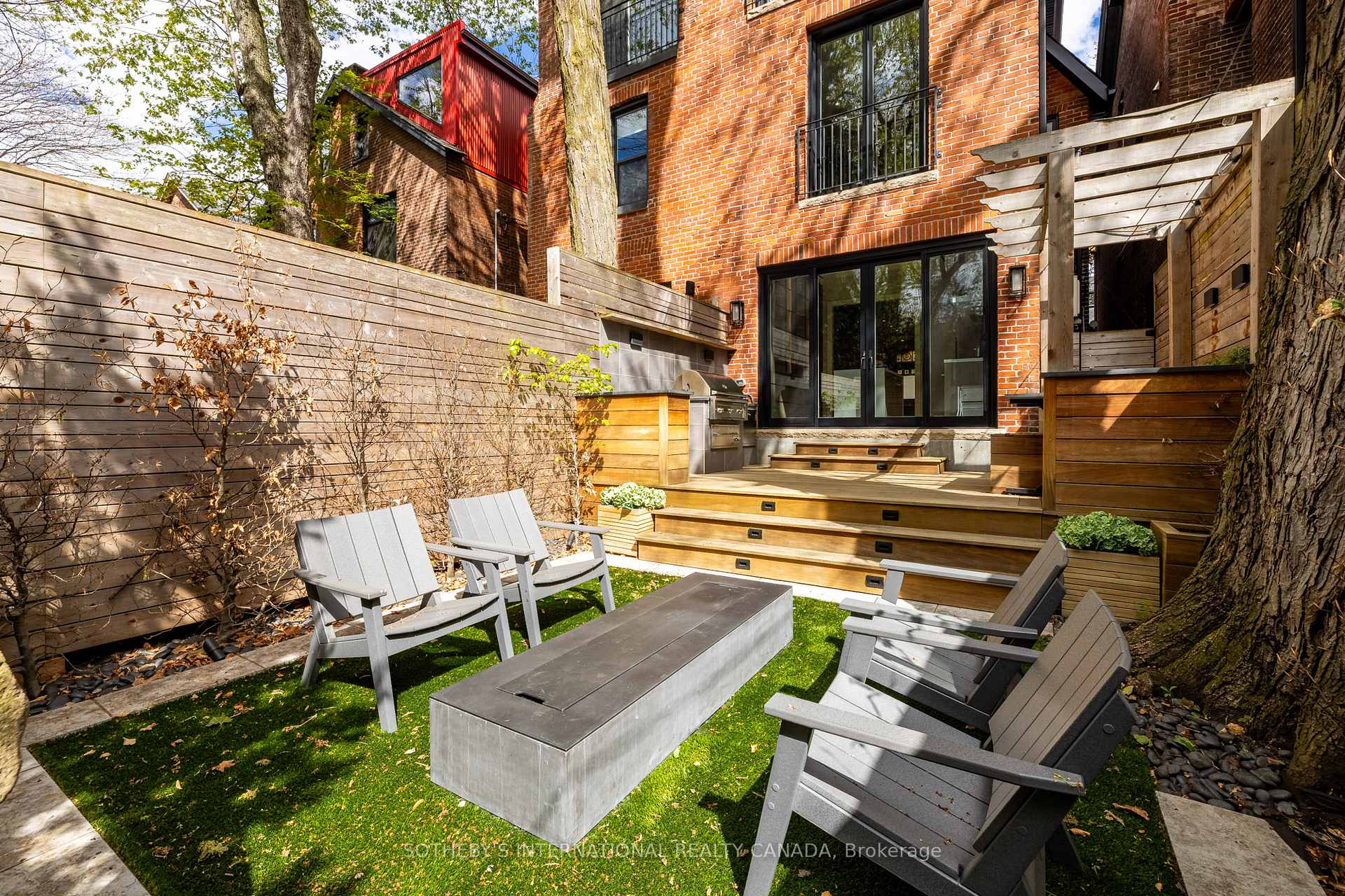 33 Tranby Avenue