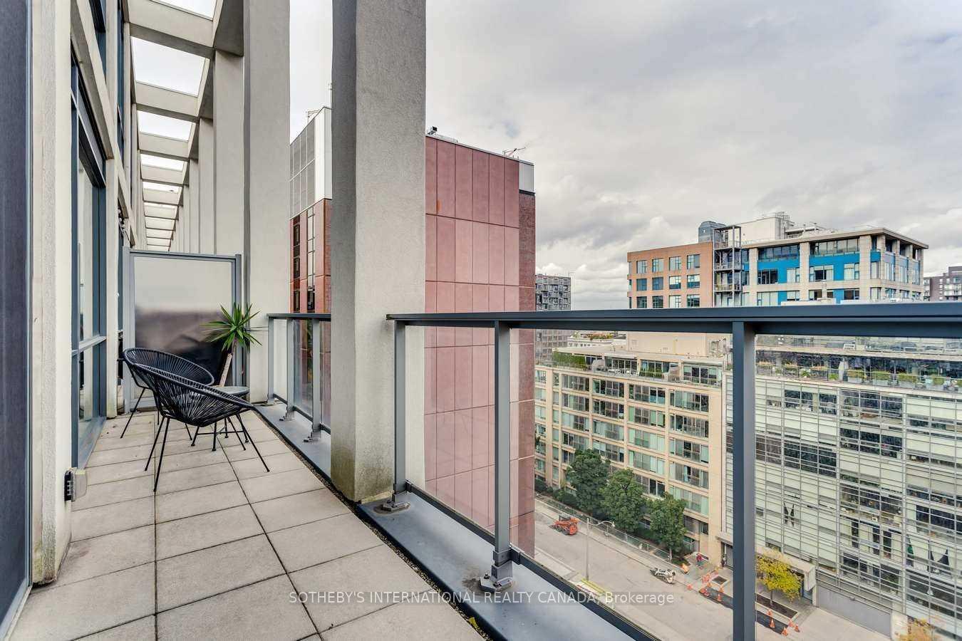 39 Brant Street PH06