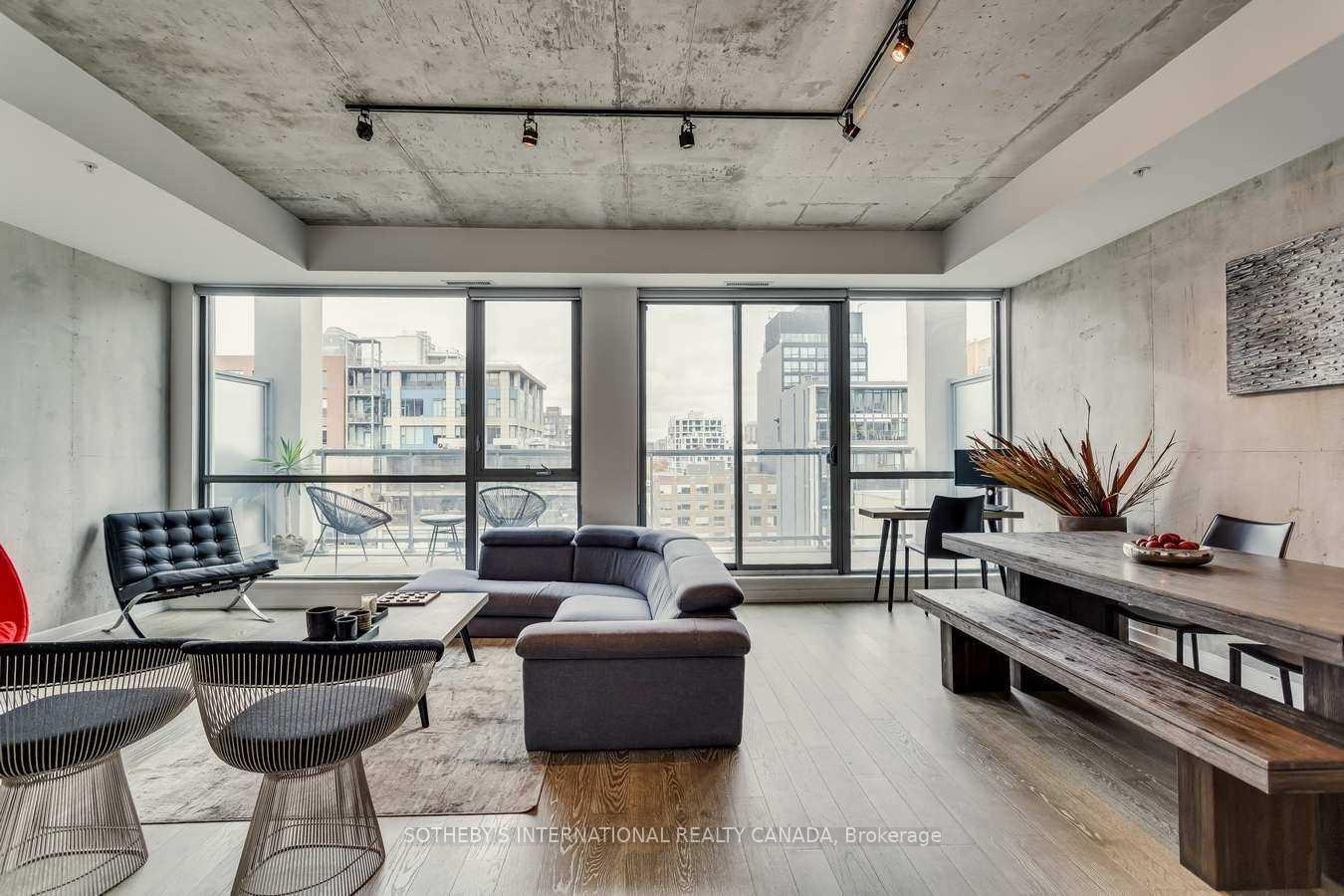 39 Brant Street PH06