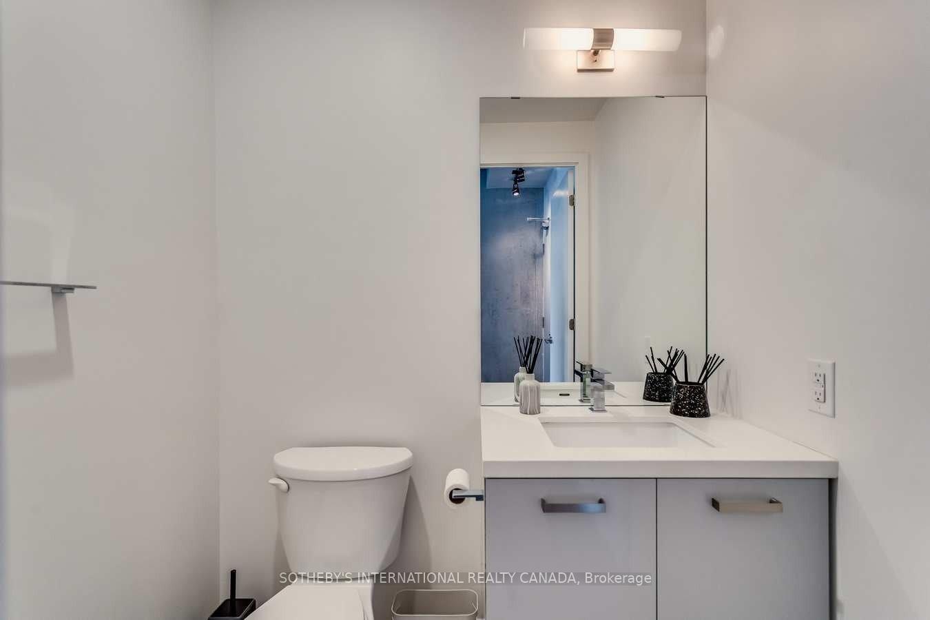 39 Brant Street PH06