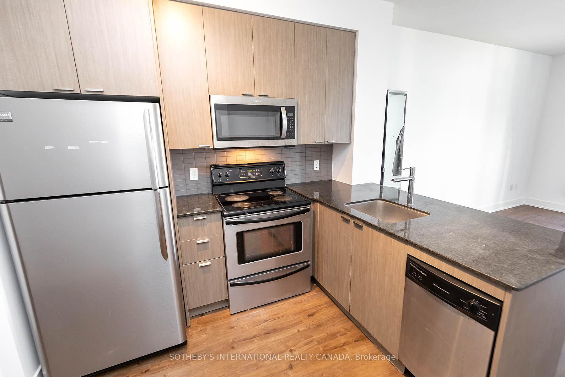 23 Sheppard Avenue E 2612