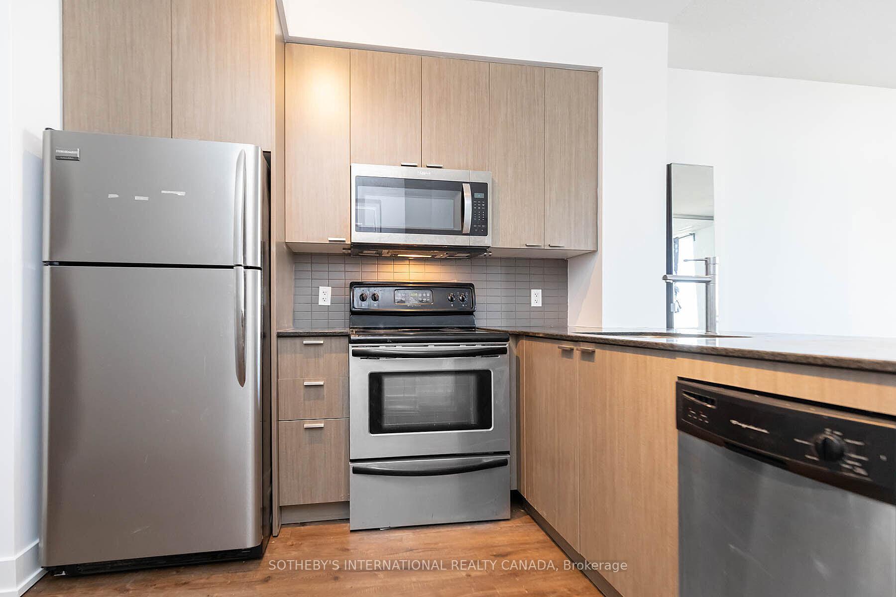 23 Sheppard Avenue E 2612