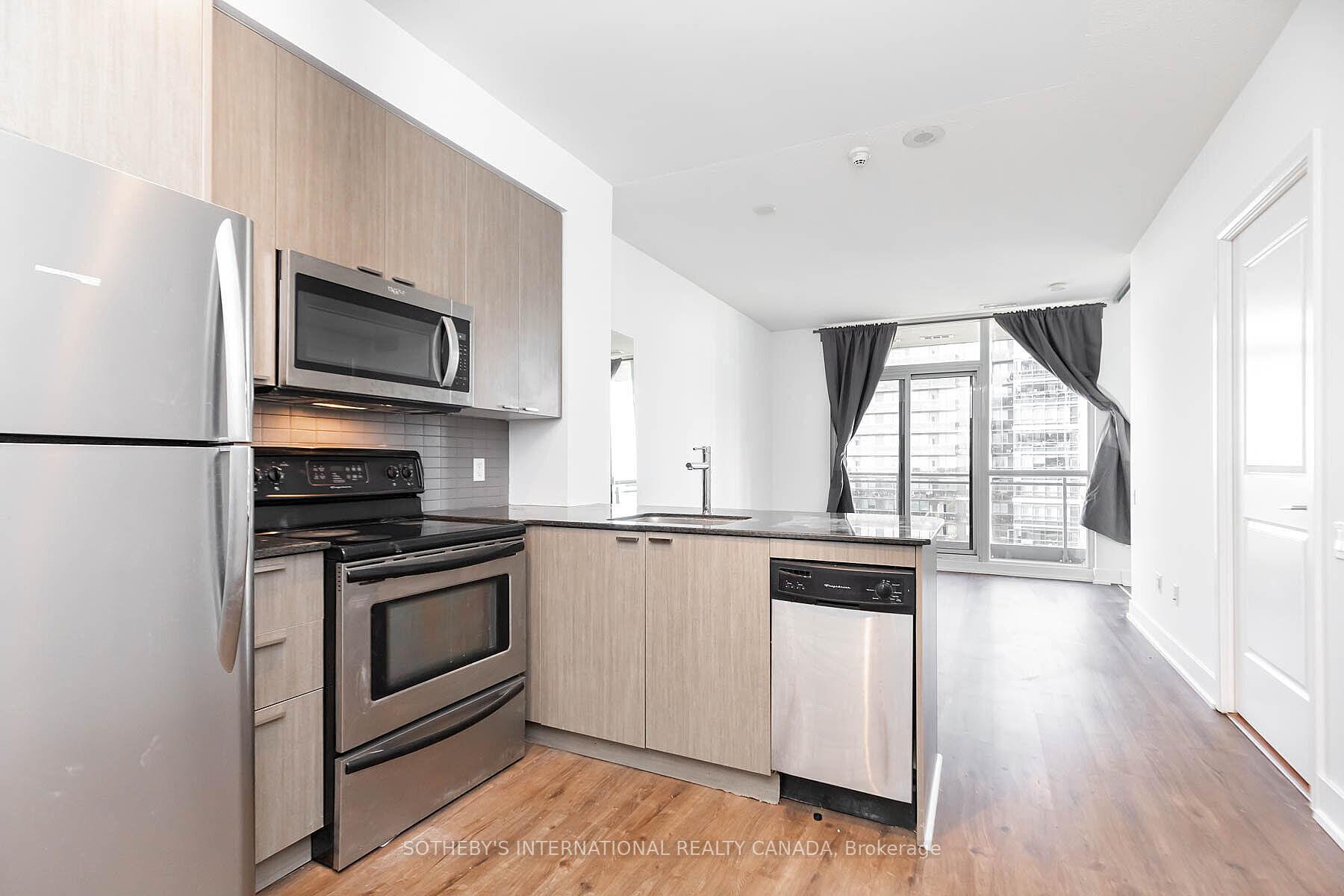 23 Sheppard Avenue E 2612