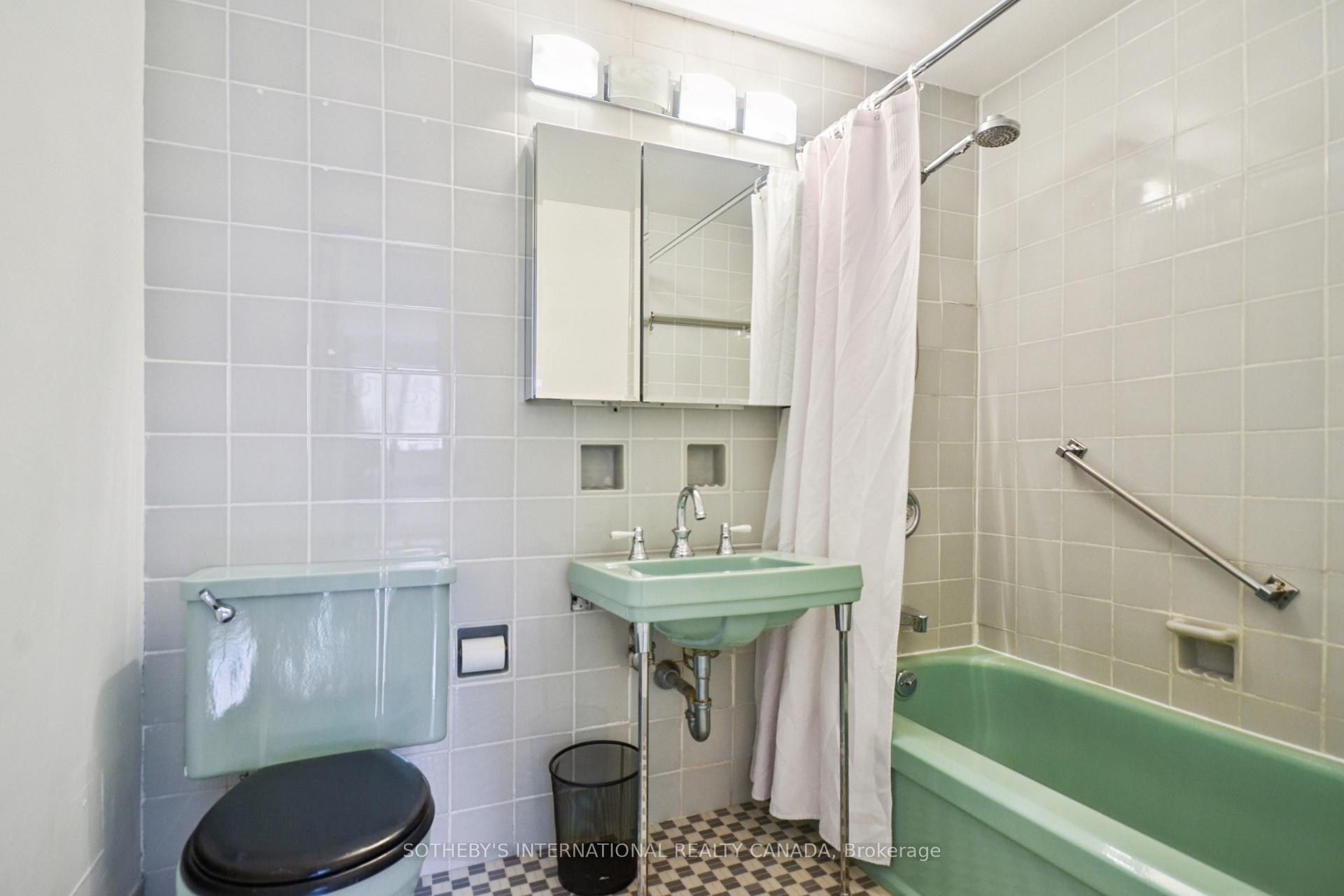 120 Rosedale Valley Road 512