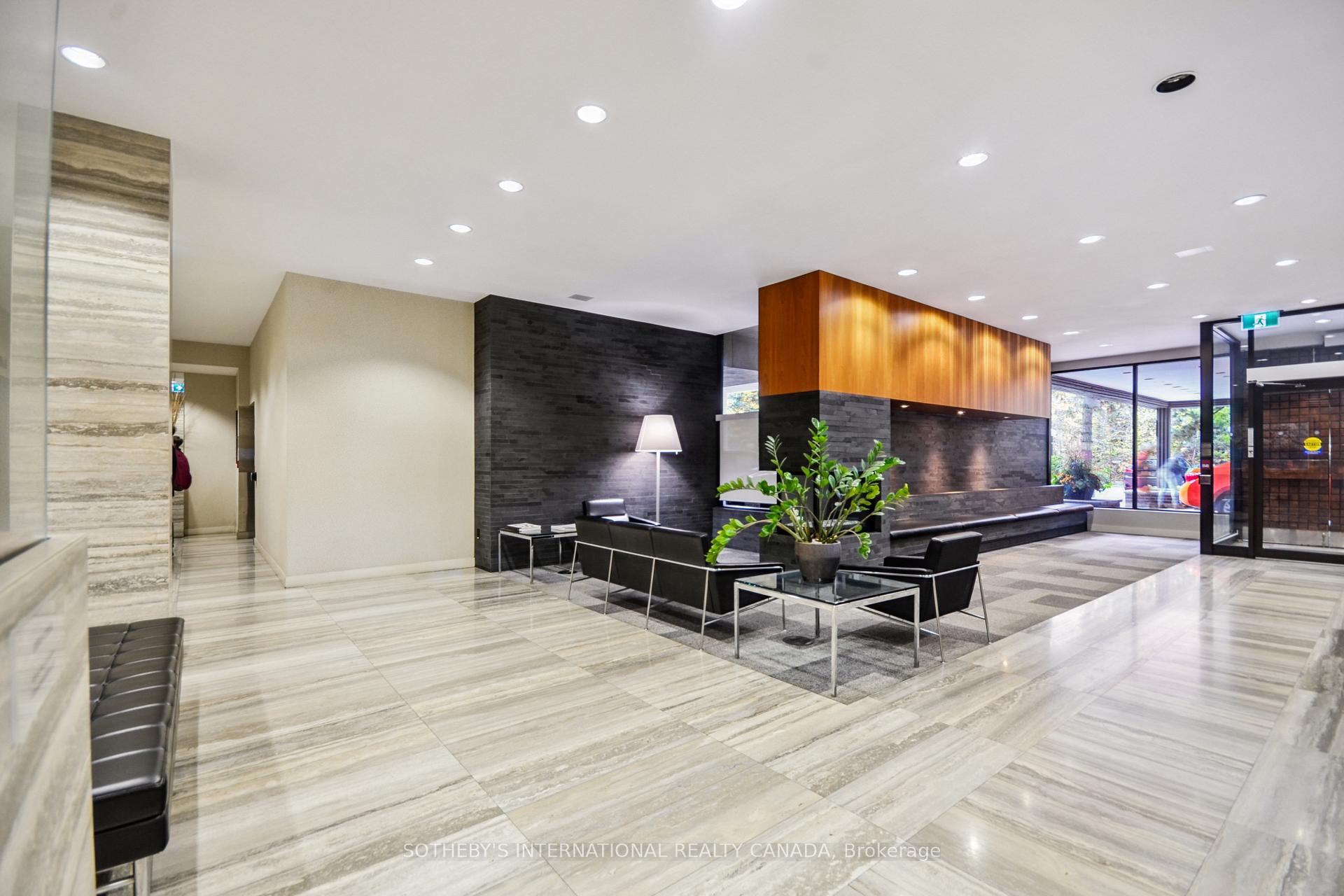 120 Rosedale Valley Road 512