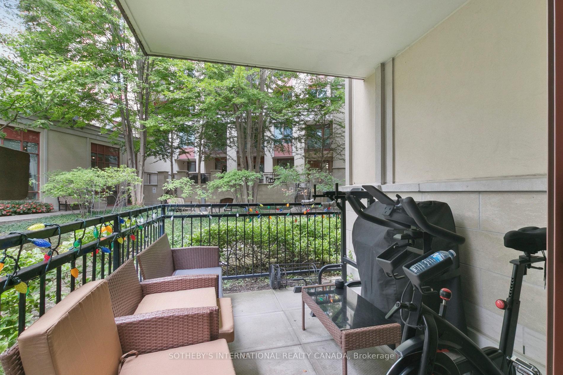 15 Rean Drive 102